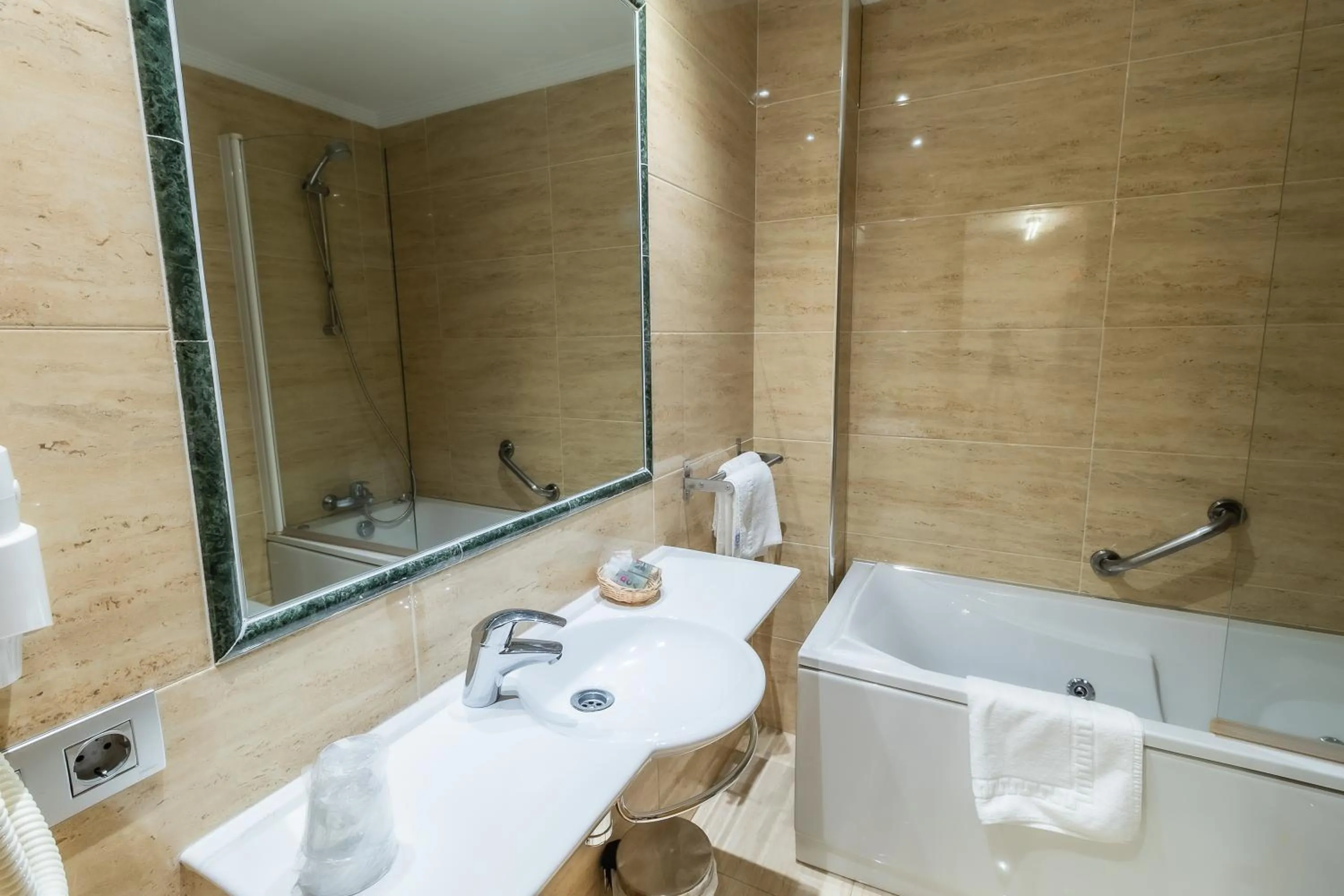 Bathroom in Apartamentos & casas rurales Santo Domingo de Silos