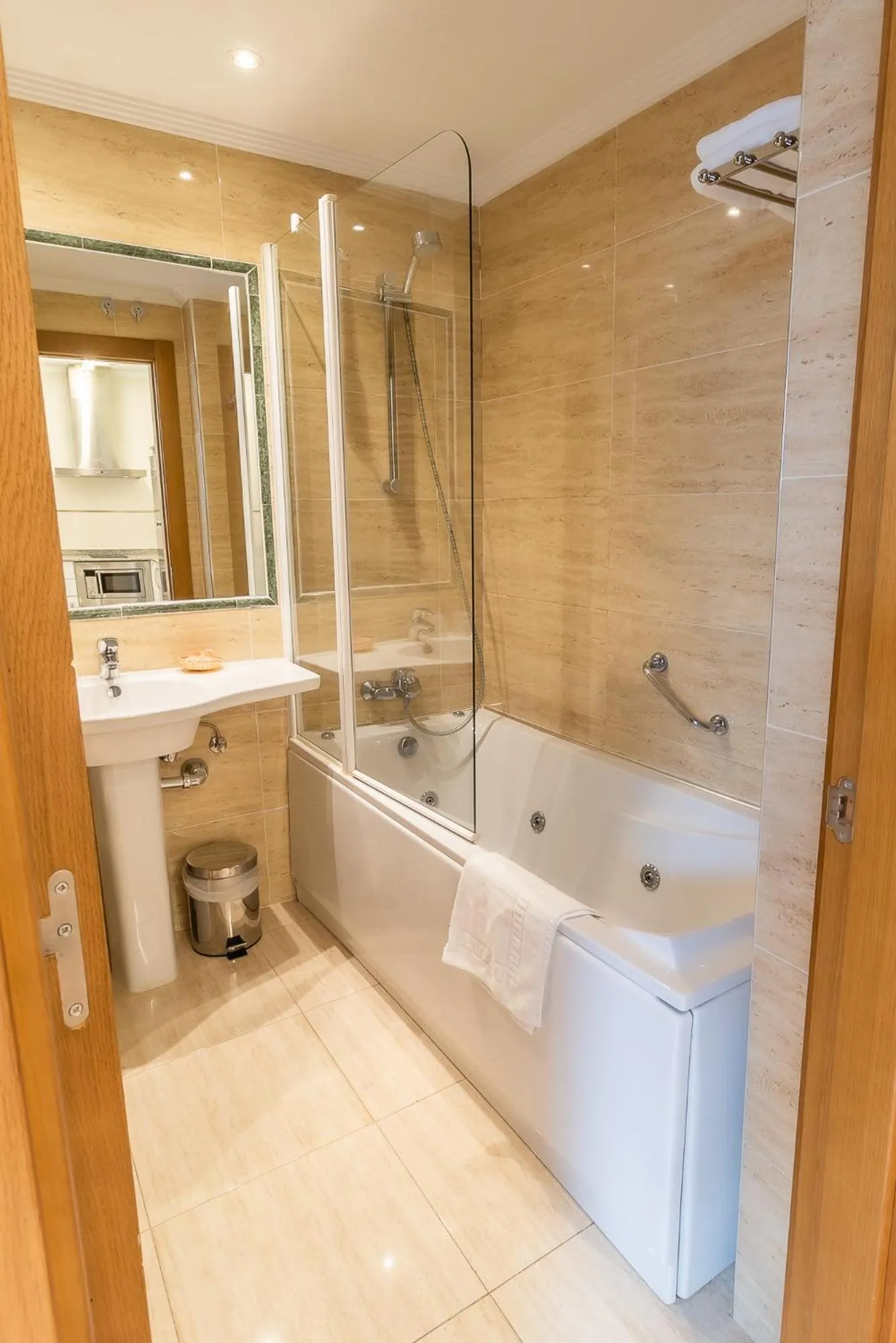 Bathroom in Apartamentos & casas rurales Santo Domingo de Silos