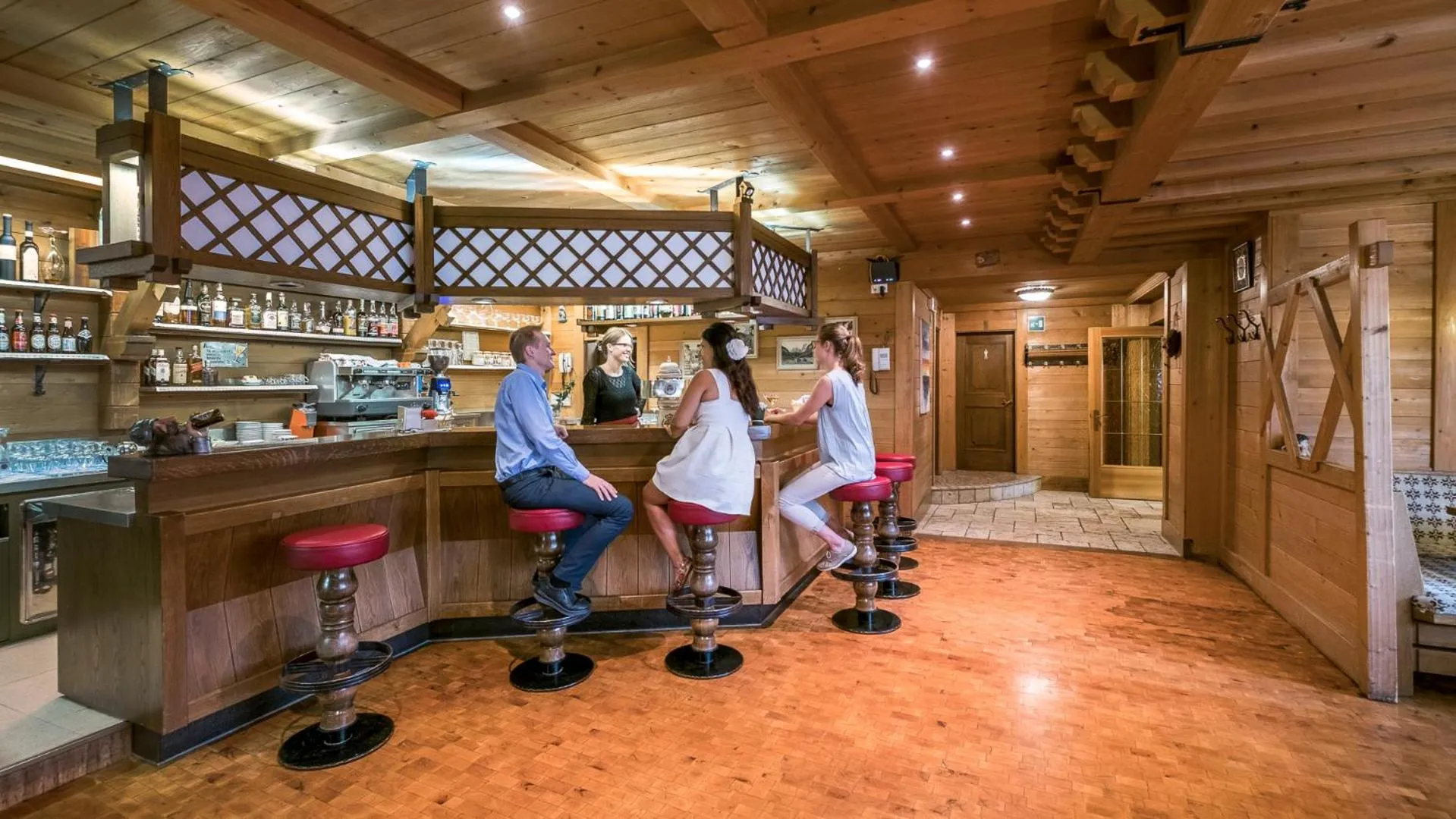 Lounge or bar in Hotel Serena