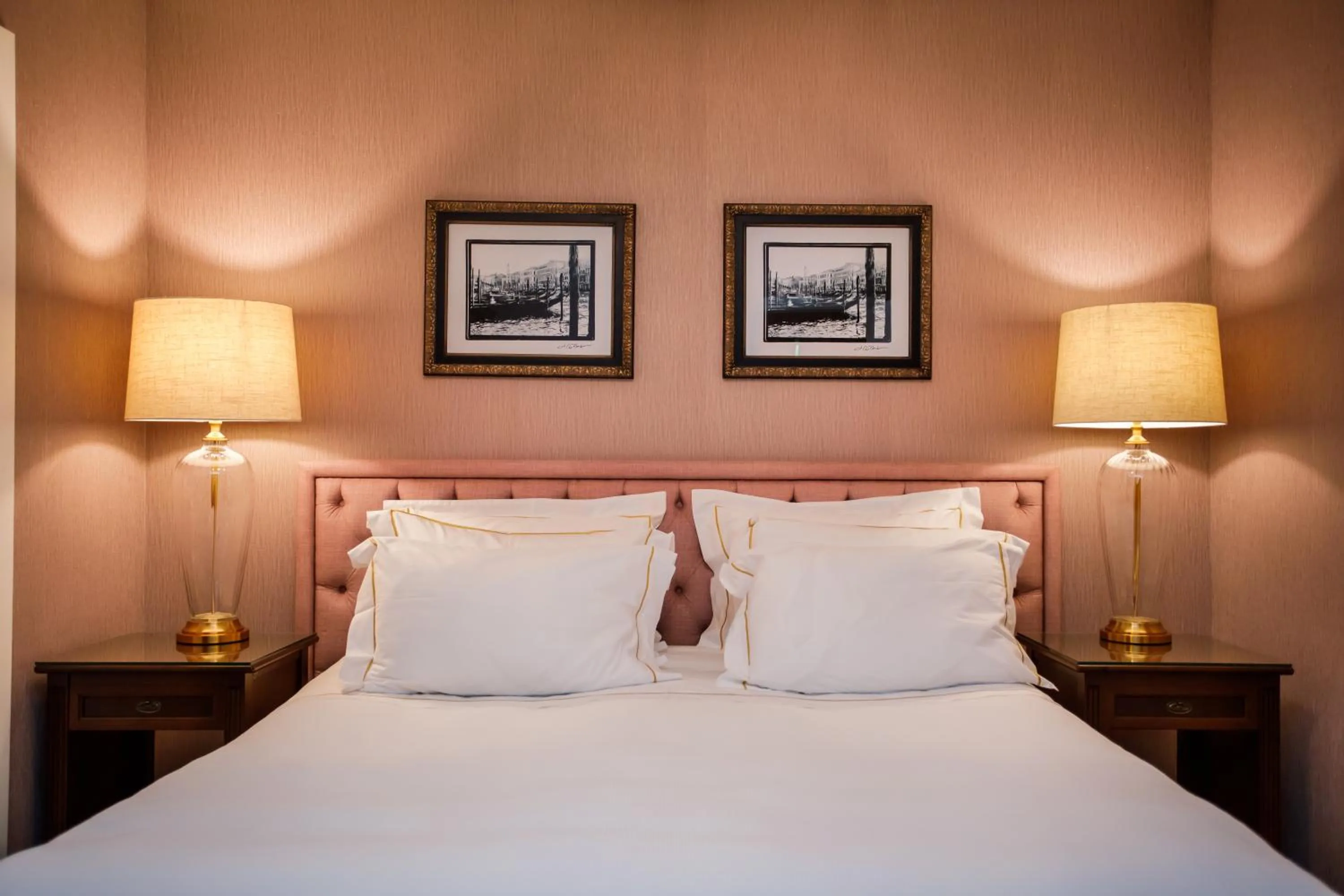 Bed in Sofistic Hotel