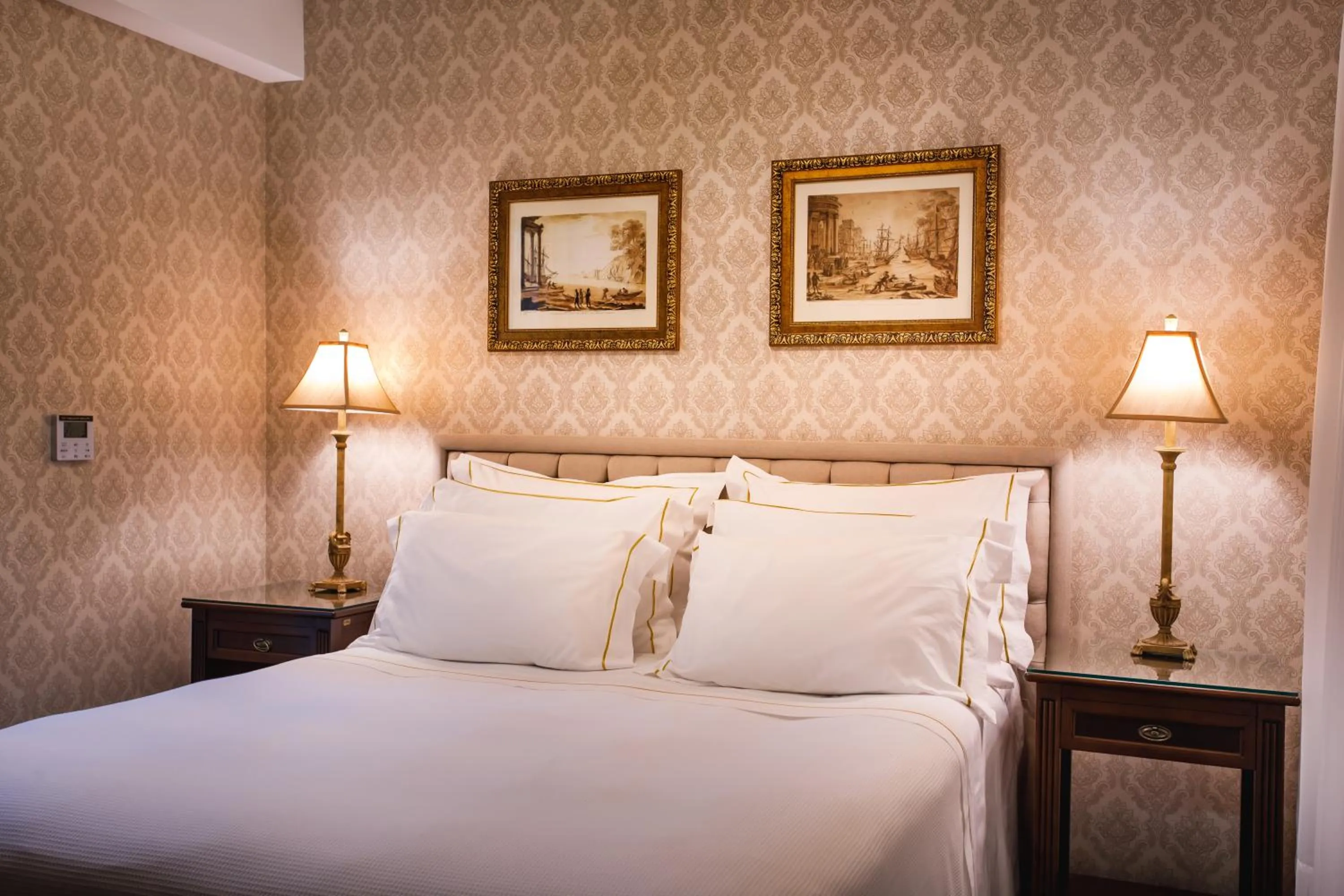 Bed in Sofistic Hotel