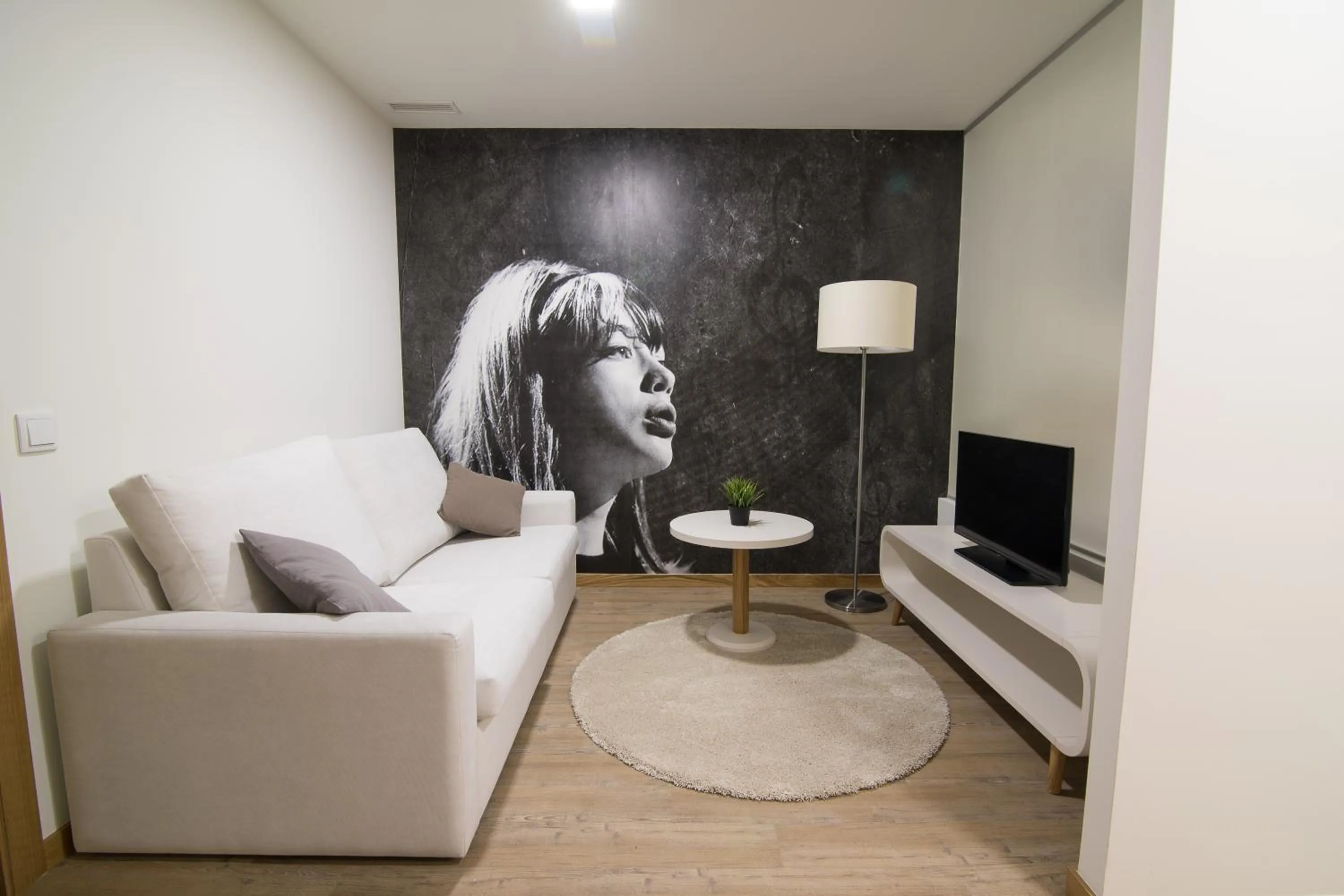 TV and multimedia in Porto Coliseum Hotel