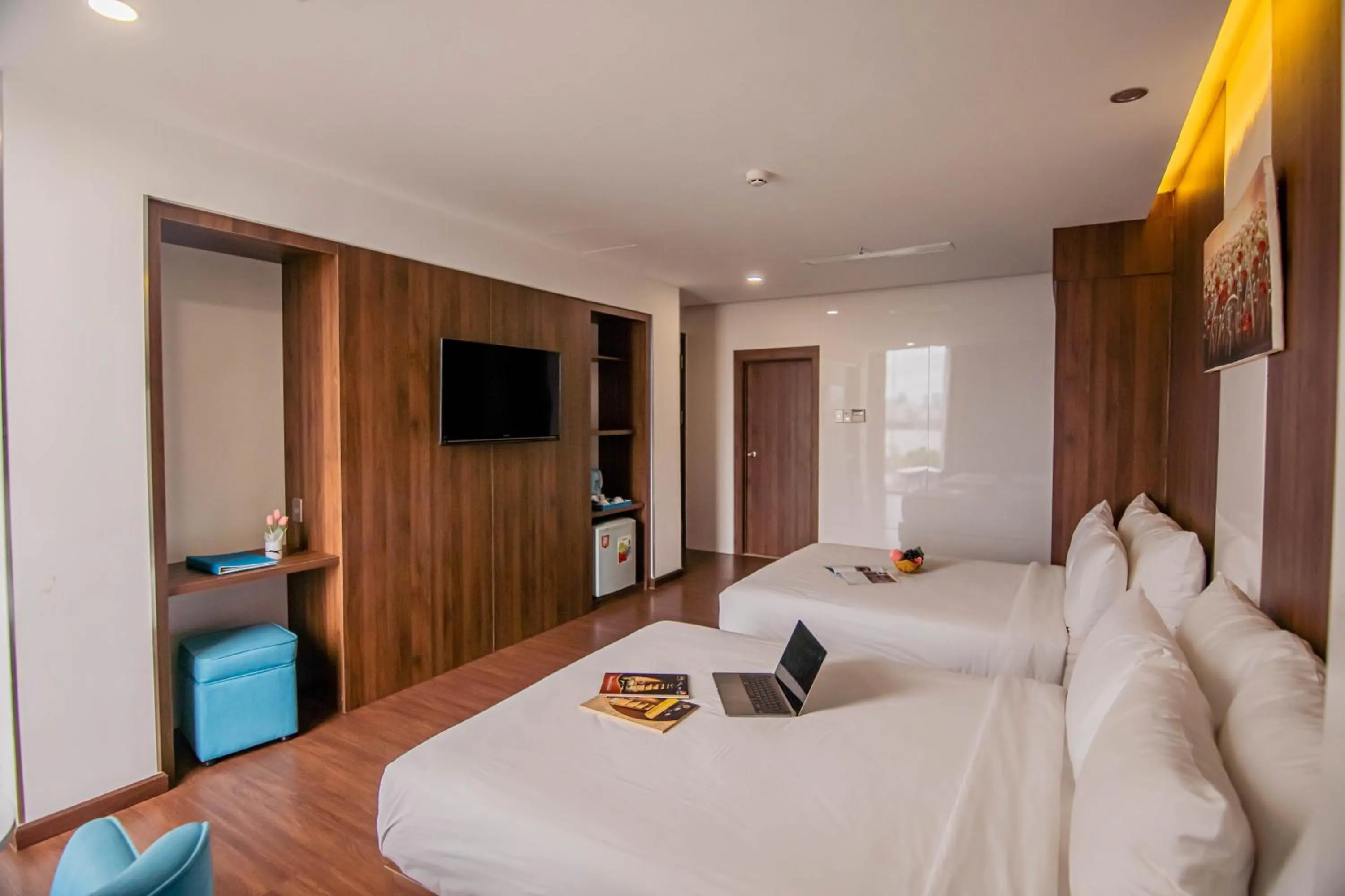 TV and multimedia, Bed in Gold Central Hotel by Haviland