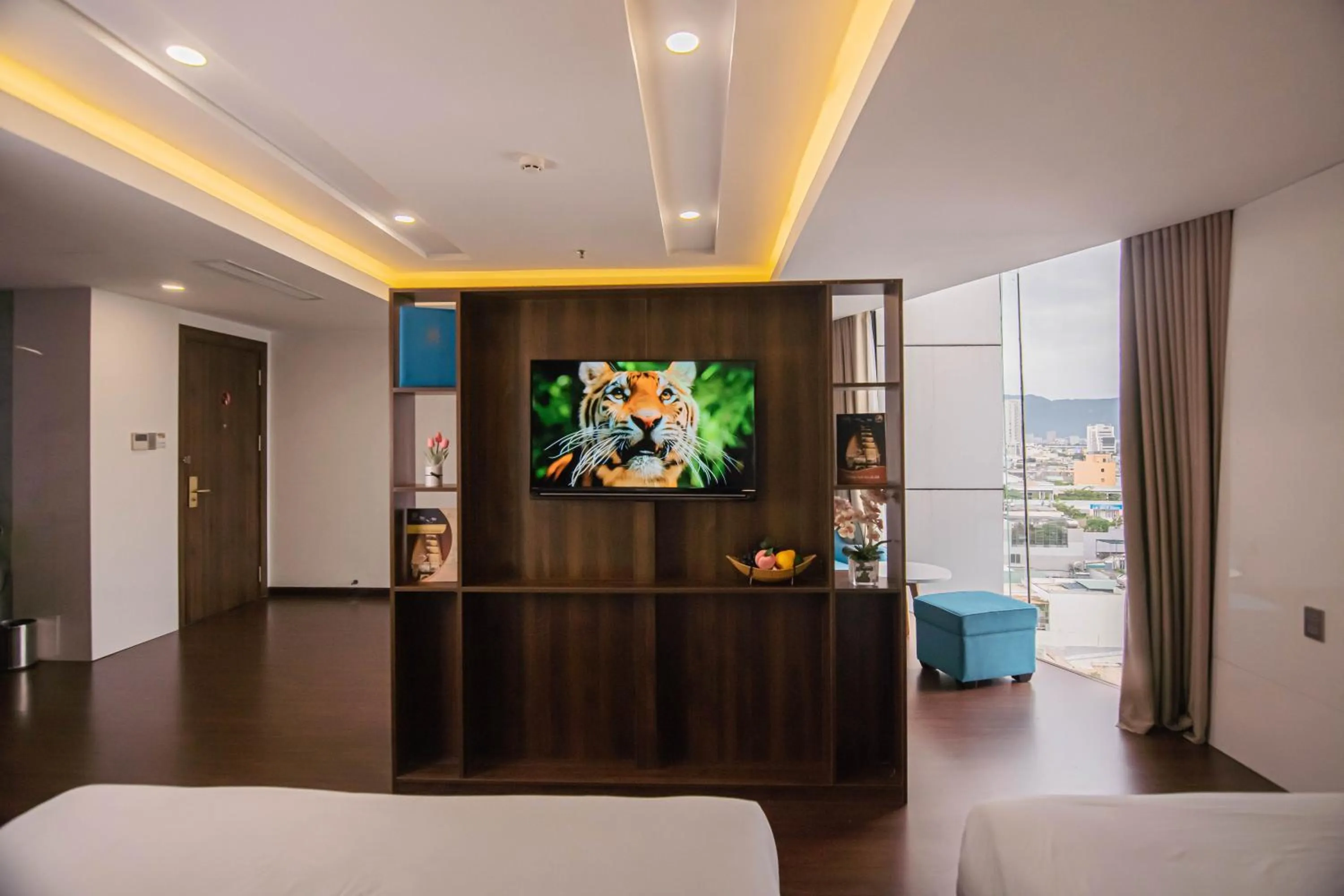 TV and multimedia in Gold Central Hotel by Haviland