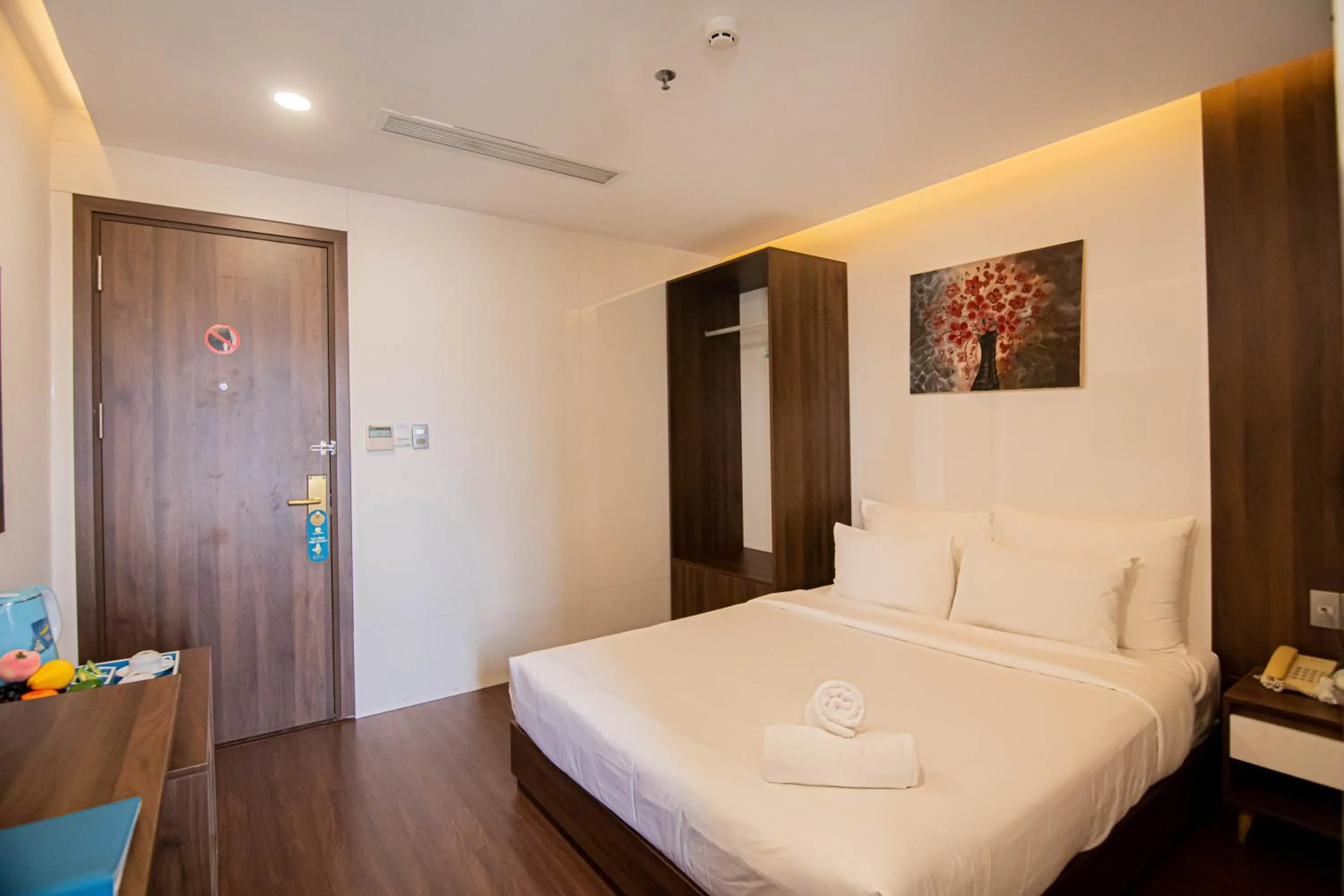 Bed in Gold Central Hotel by Haviland