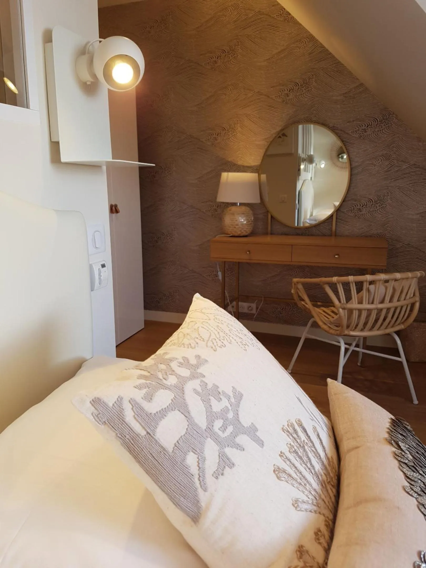 Bed in Les Chants d'Ailes - Hôtel Face Mer