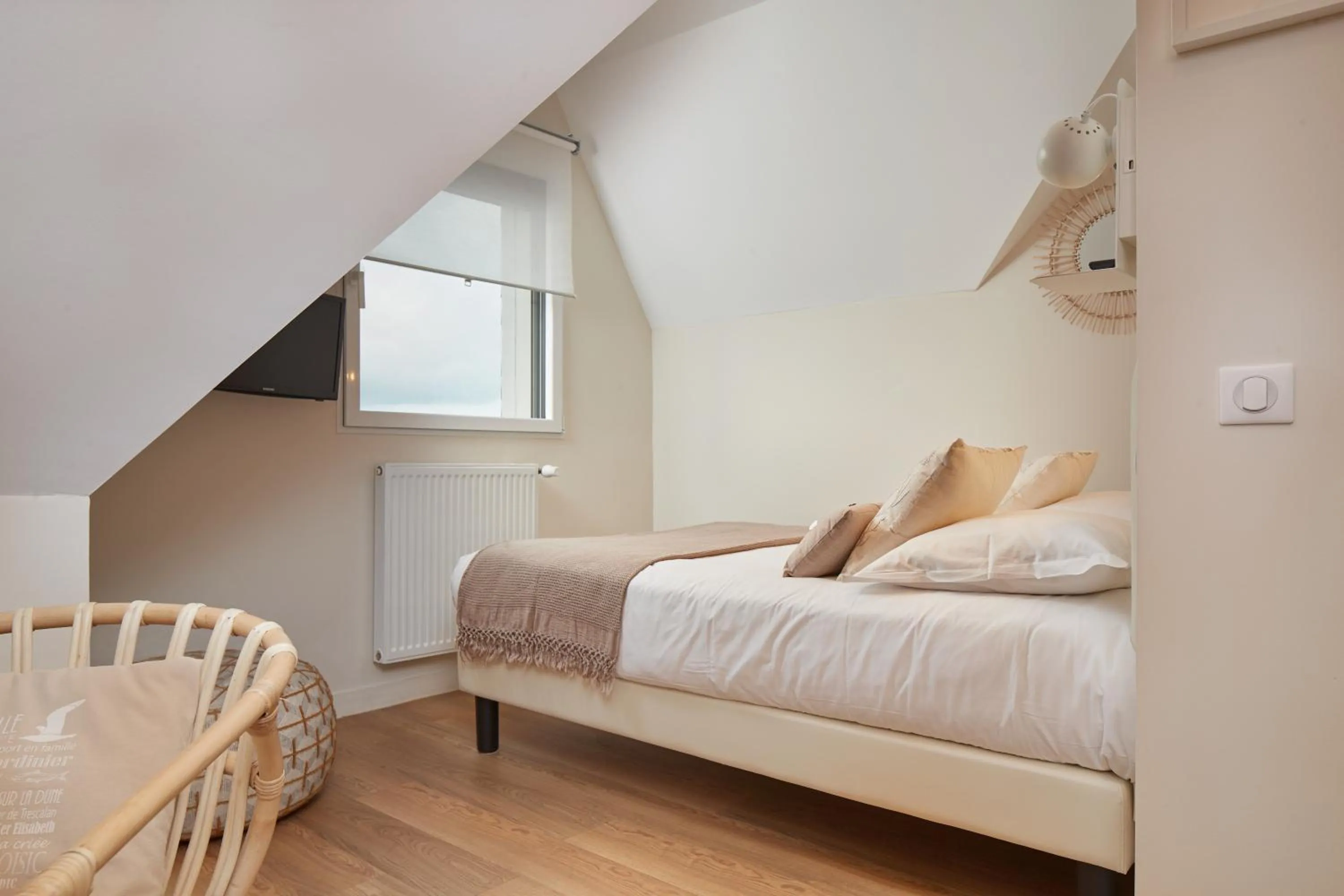 Bed in Les Chants d'Ailes - Hôtel Face Mer