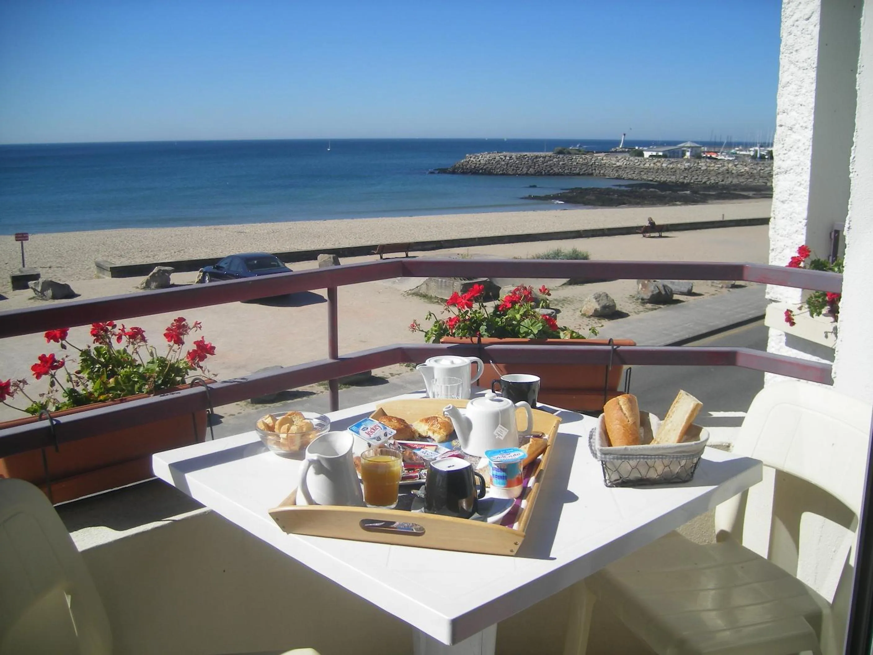 Breakfast in Les Chants d'Ailes - Hôtel Face Mer