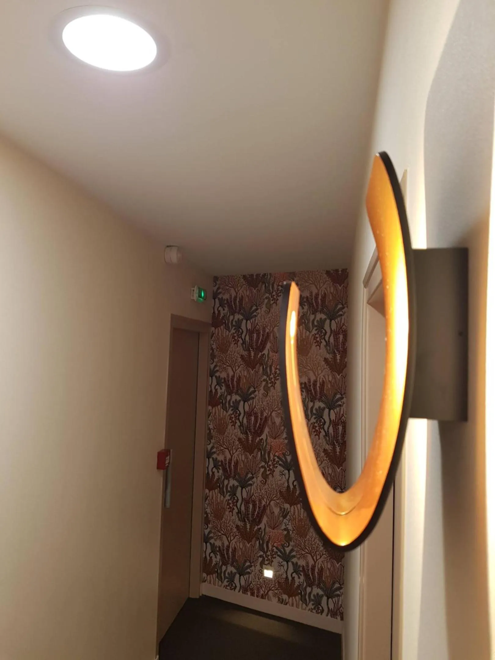 Decorative detail in Les Chants d'Ailes - Hôtel Face Mer