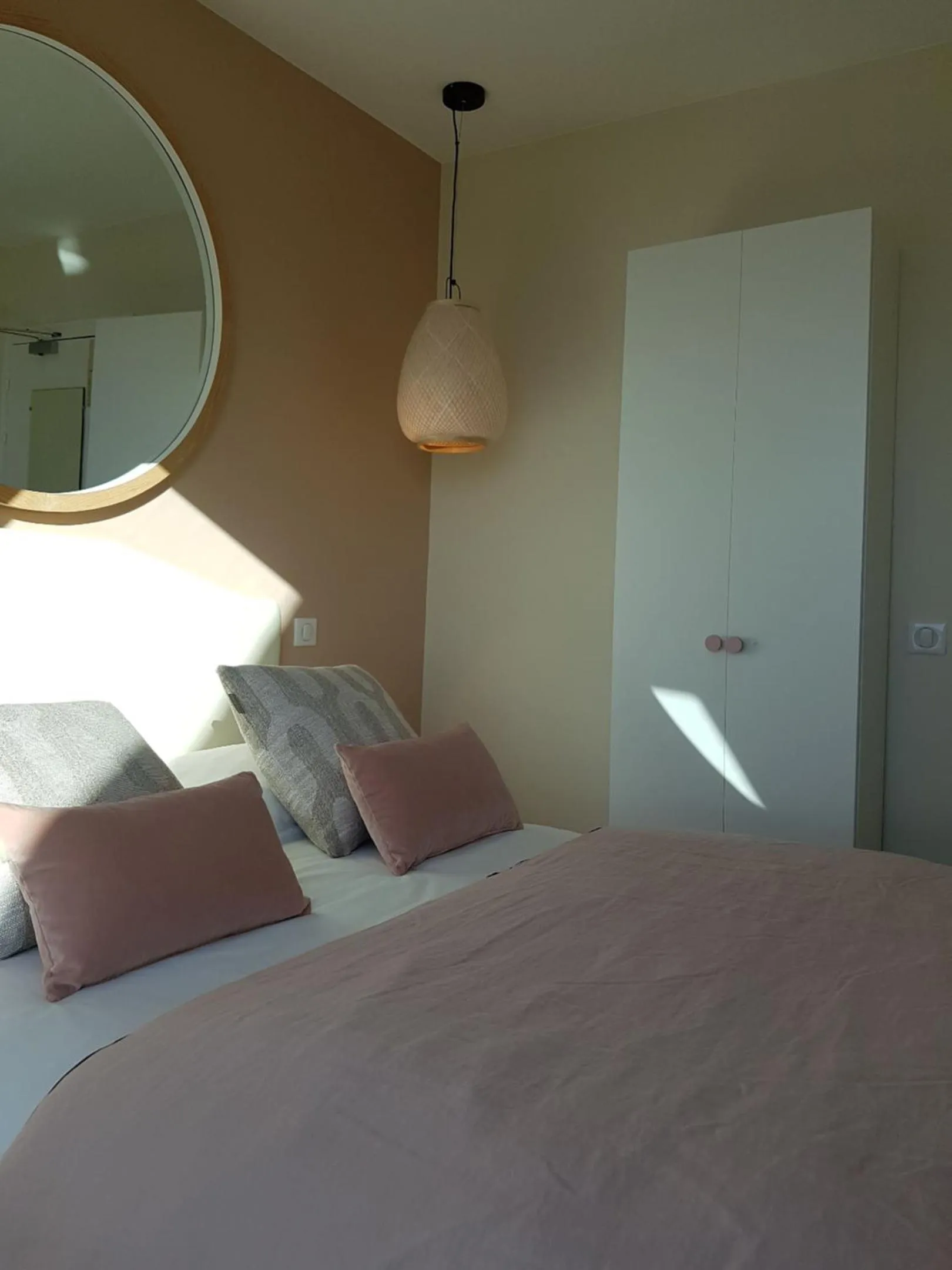 Bed in Les Chants d'Ailes - Hôtel Face Mer