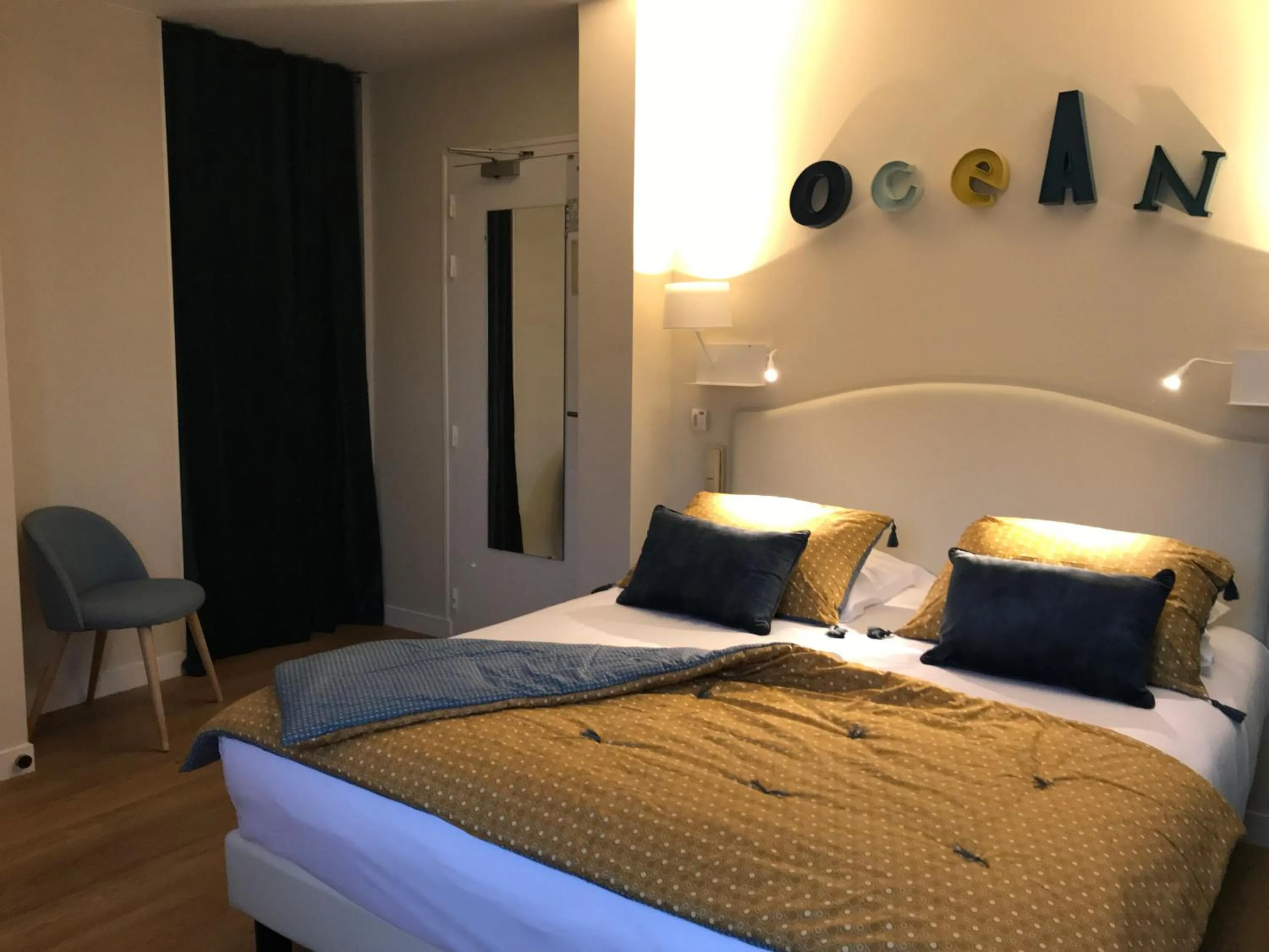 Bed in Les Chants d'Ailes - Hôtel Face Mer