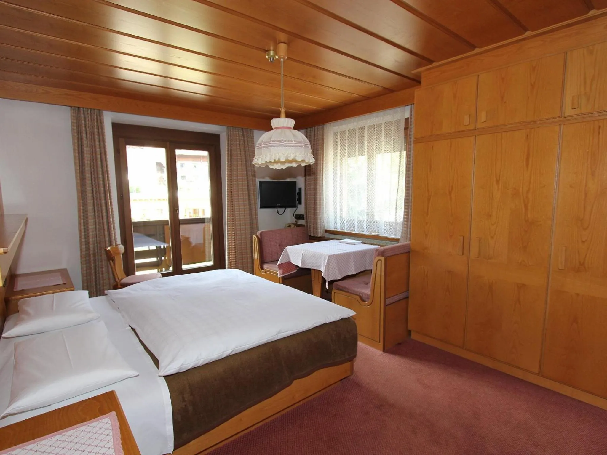 Photo of the whole room, Bed in Residence Rottonara