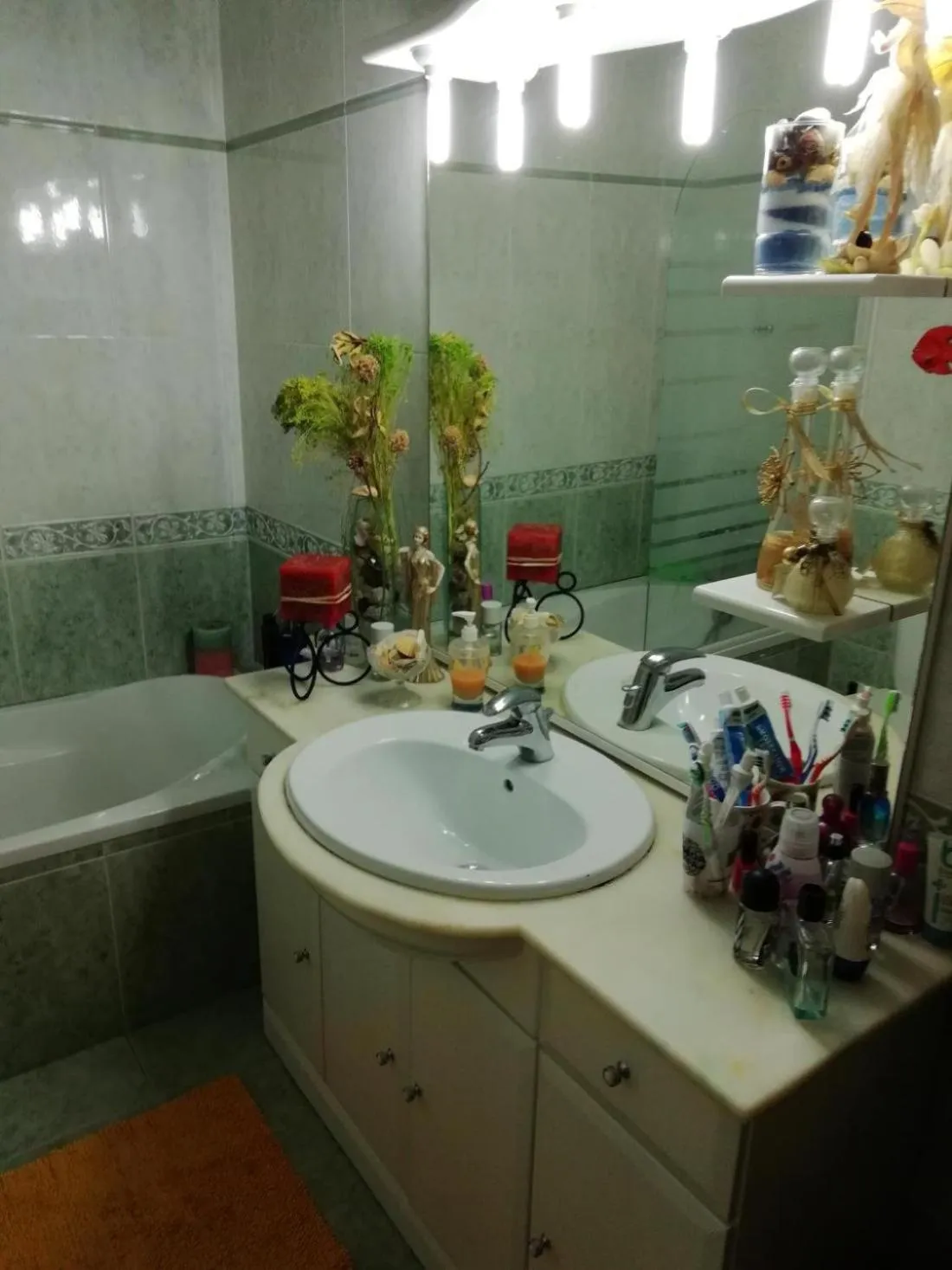 Shower in Global Guests