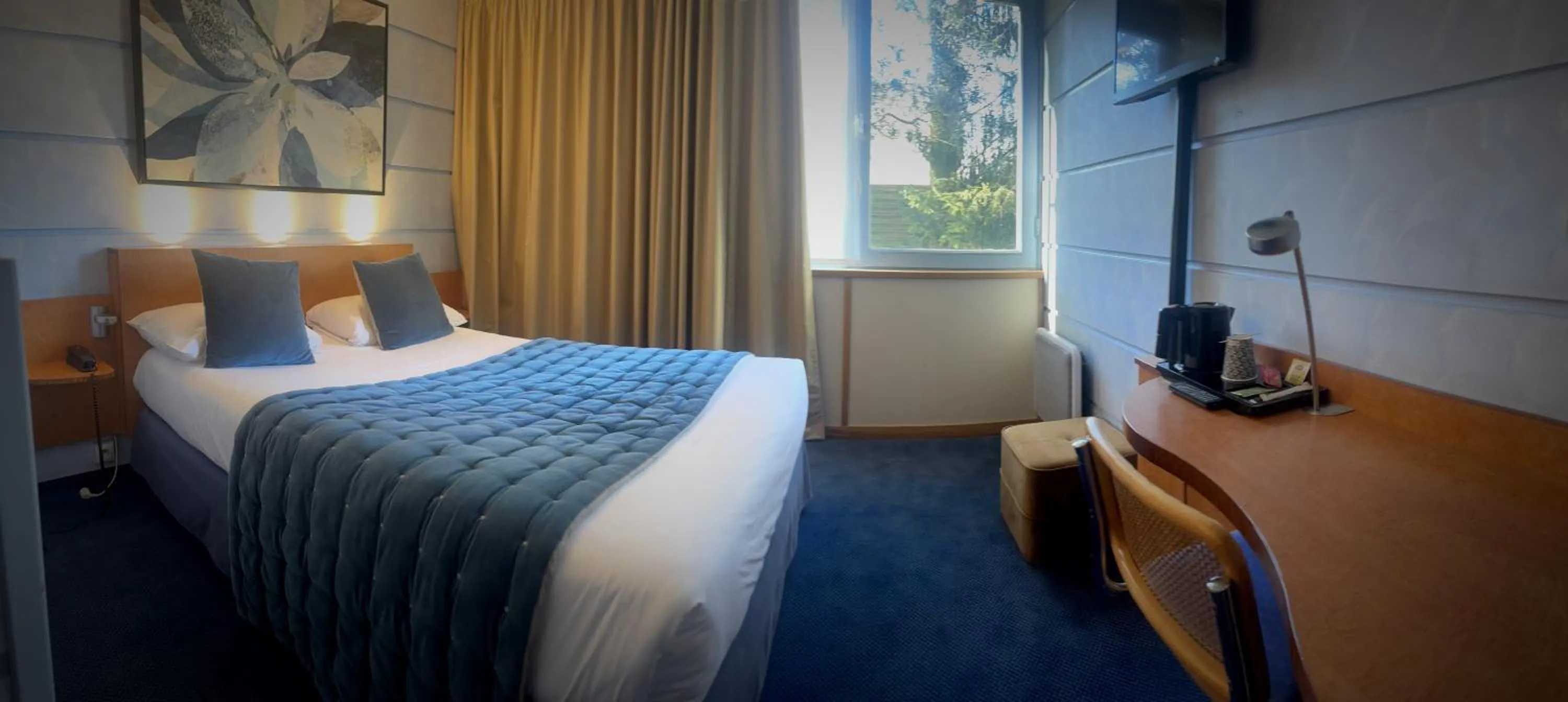 Bed in Hôtel du Parc Nantes Ouest Orvault