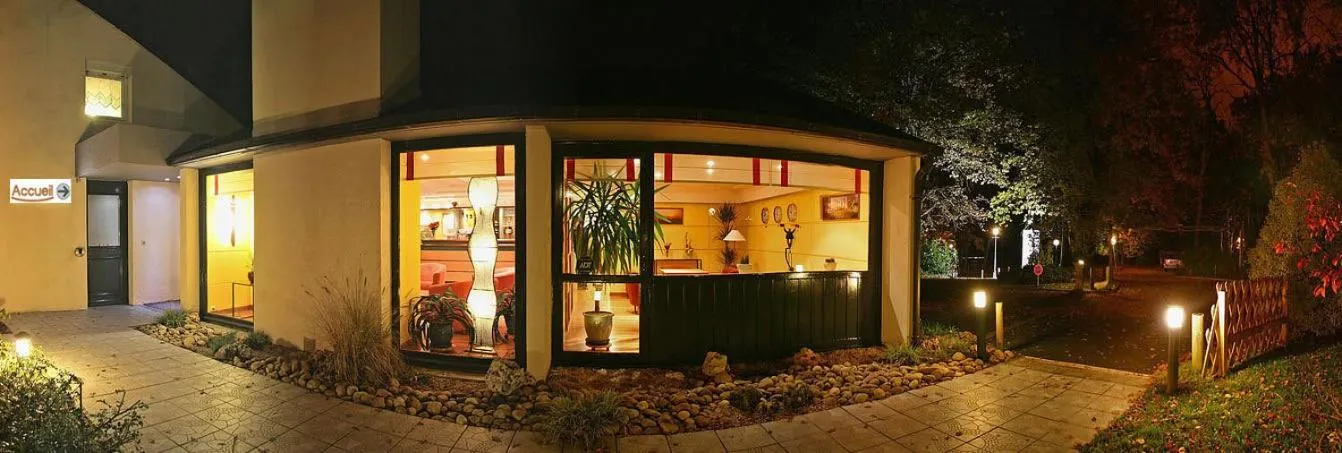 Facade/entrance in Hôtel du Parc Nantes Ouest Orvault