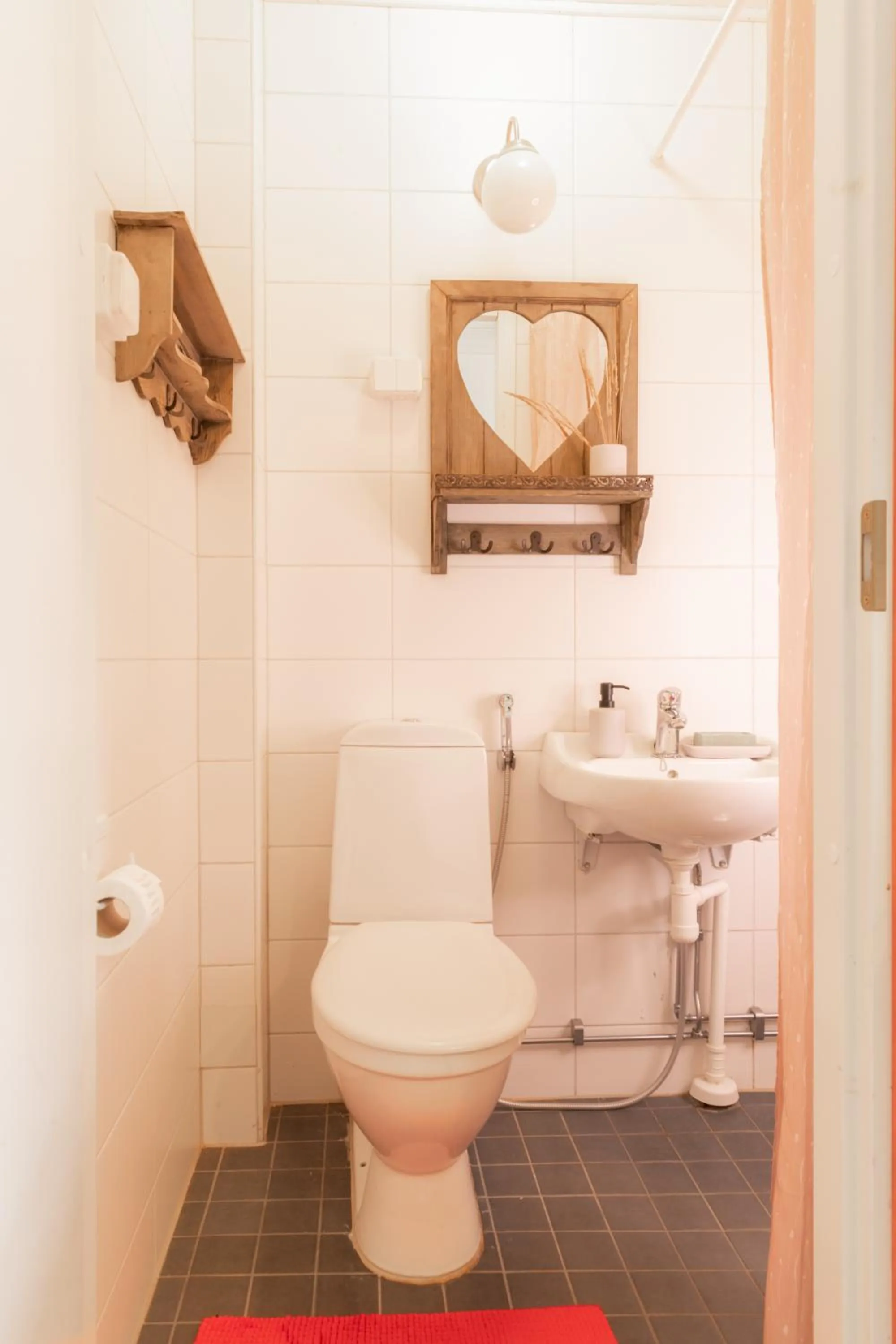 Shower in Huoneistohotelli Marja