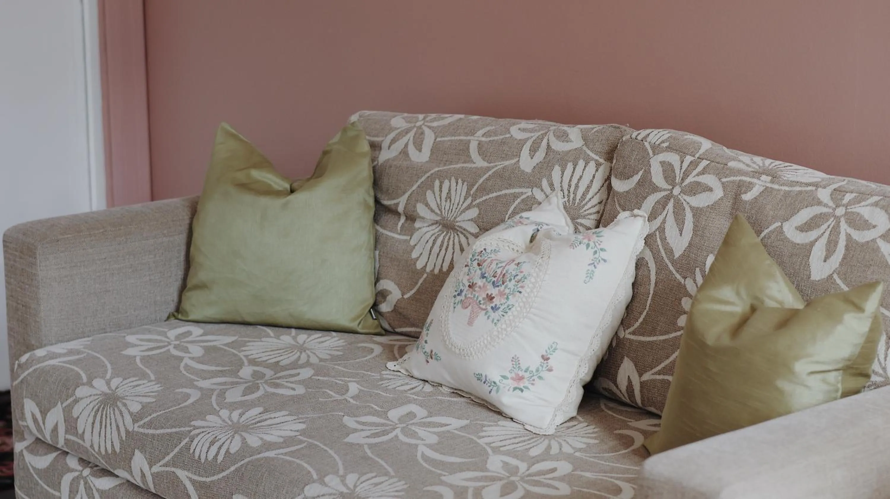 Living room, Bed in Huoneistohotelli Marja