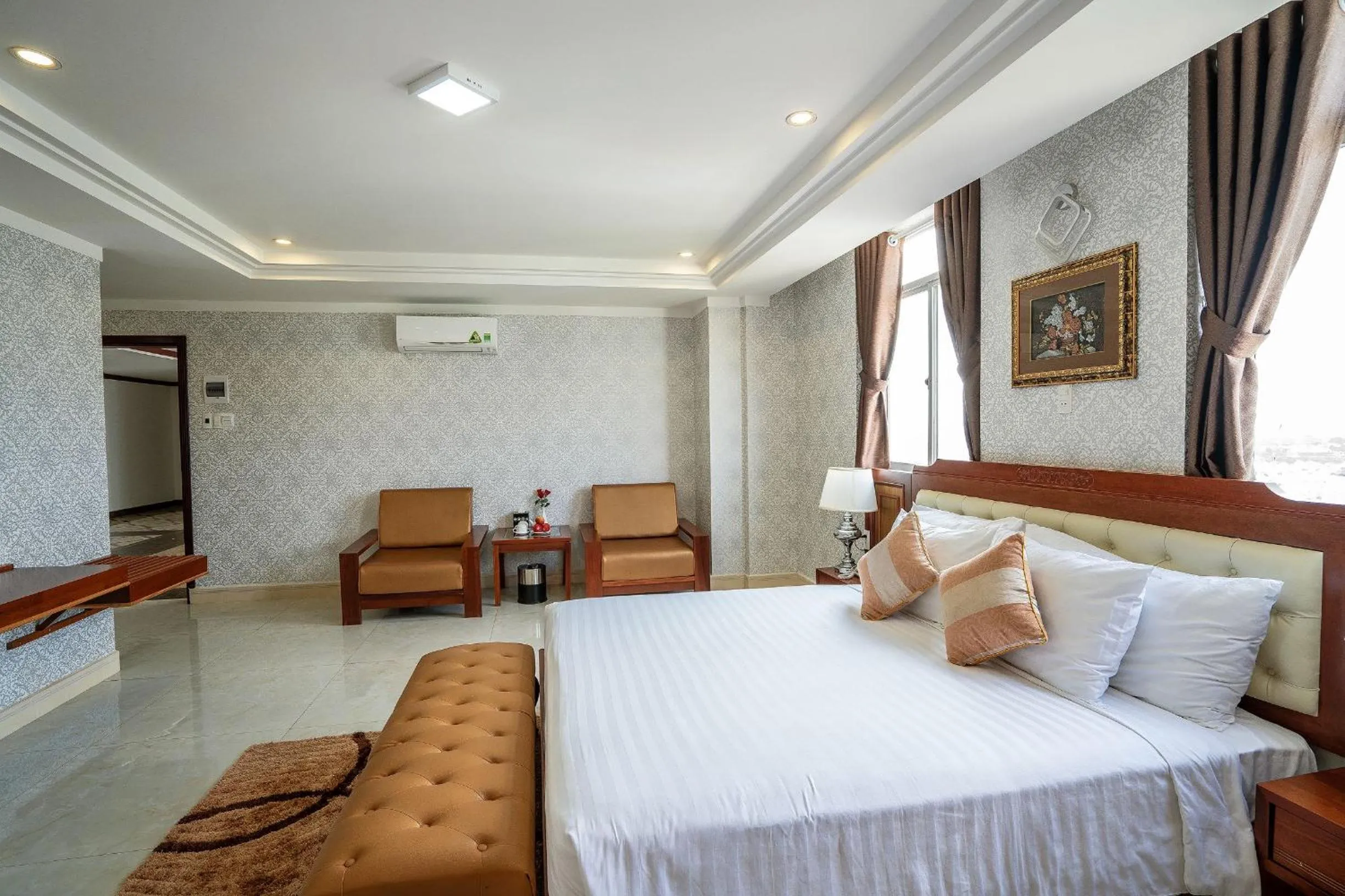 Bed in Duc Long Gia Lai Hotels & Apartment