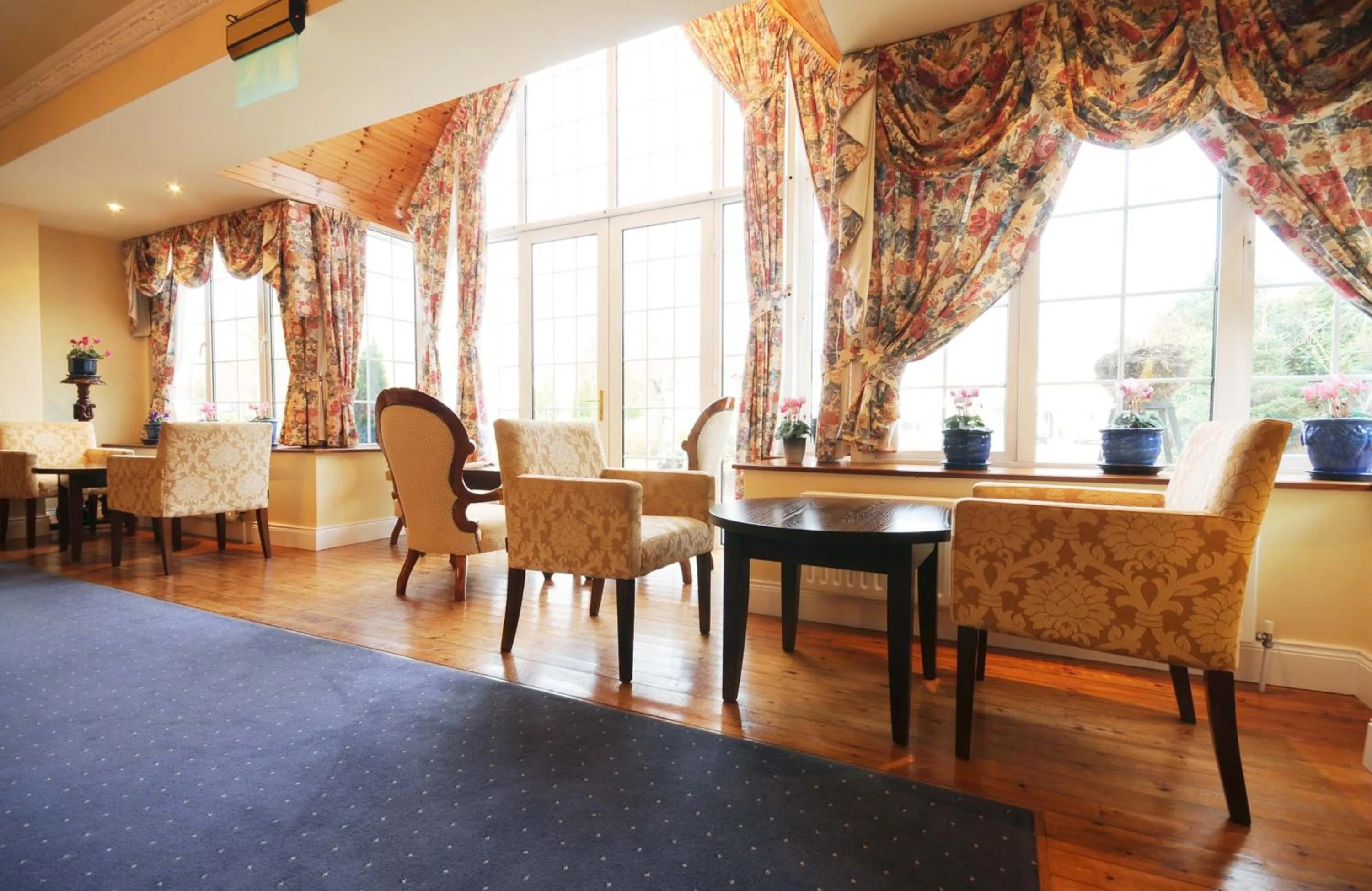 Lounge or bar in Old Weir Lodge