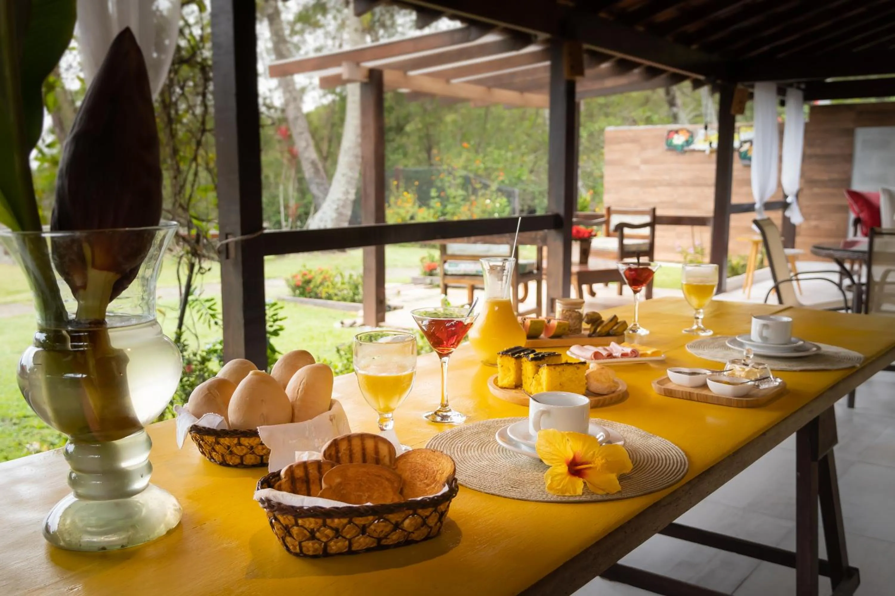 Restaurant/places to eat in Pousada Gata Russa