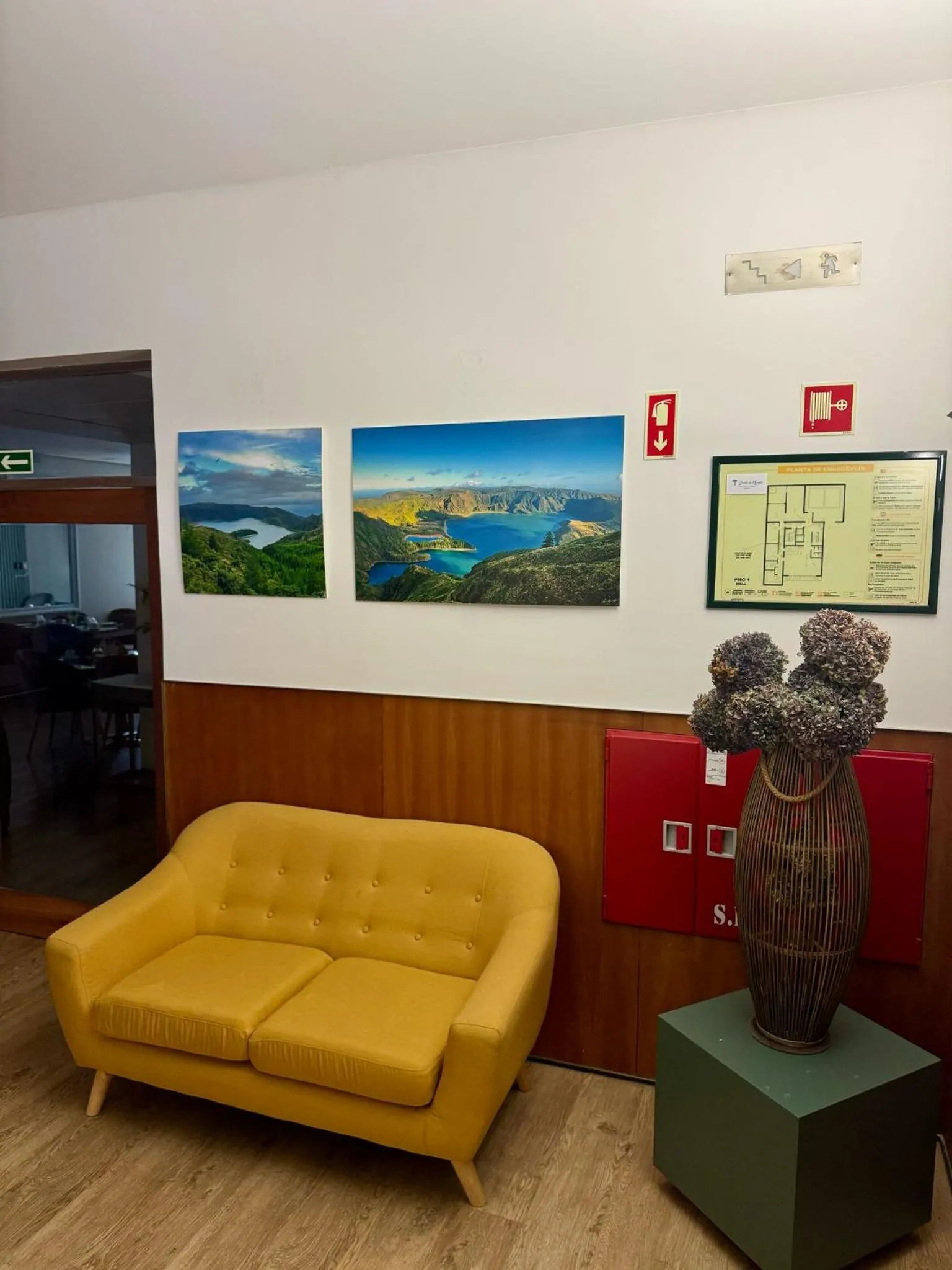 Restaurant/places to eat in ANC Resort