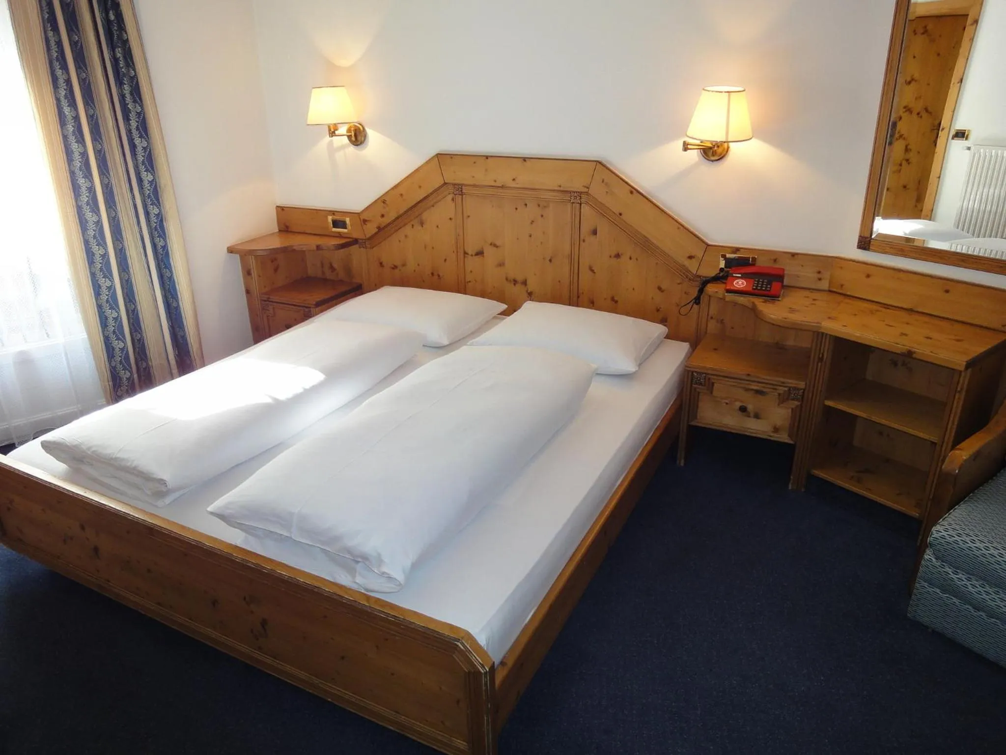 Bed in Hotel zum Wolf