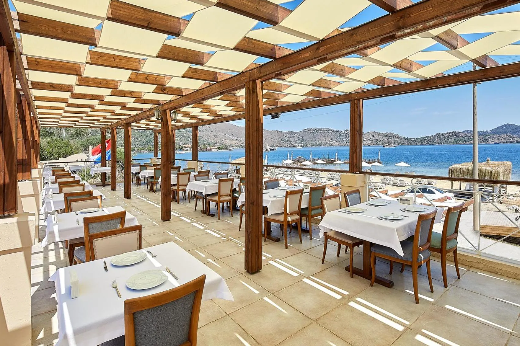 Restaurant/places to eat in Fİ Light Solto Boutique Beach Hotel