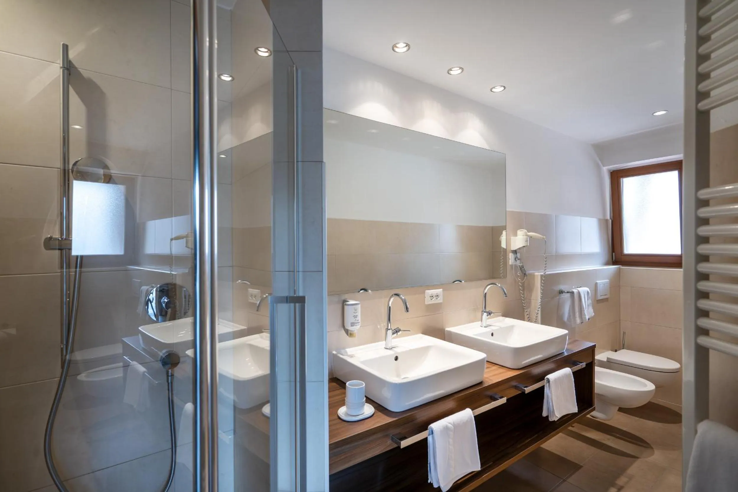 Bathroom in Hotel Alpenroyal