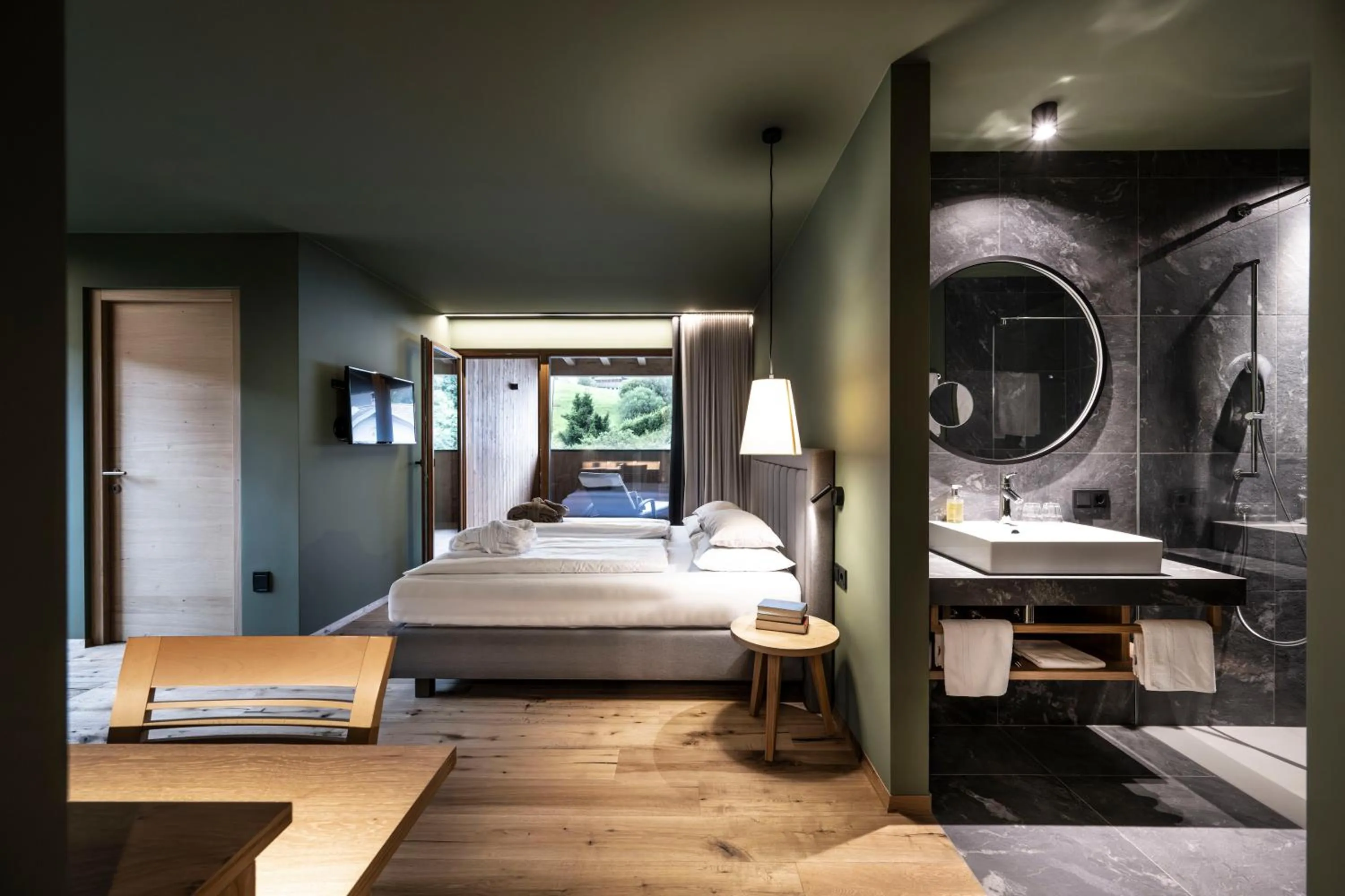 Photo of the whole room, Bed in Hotel Alpenroyal