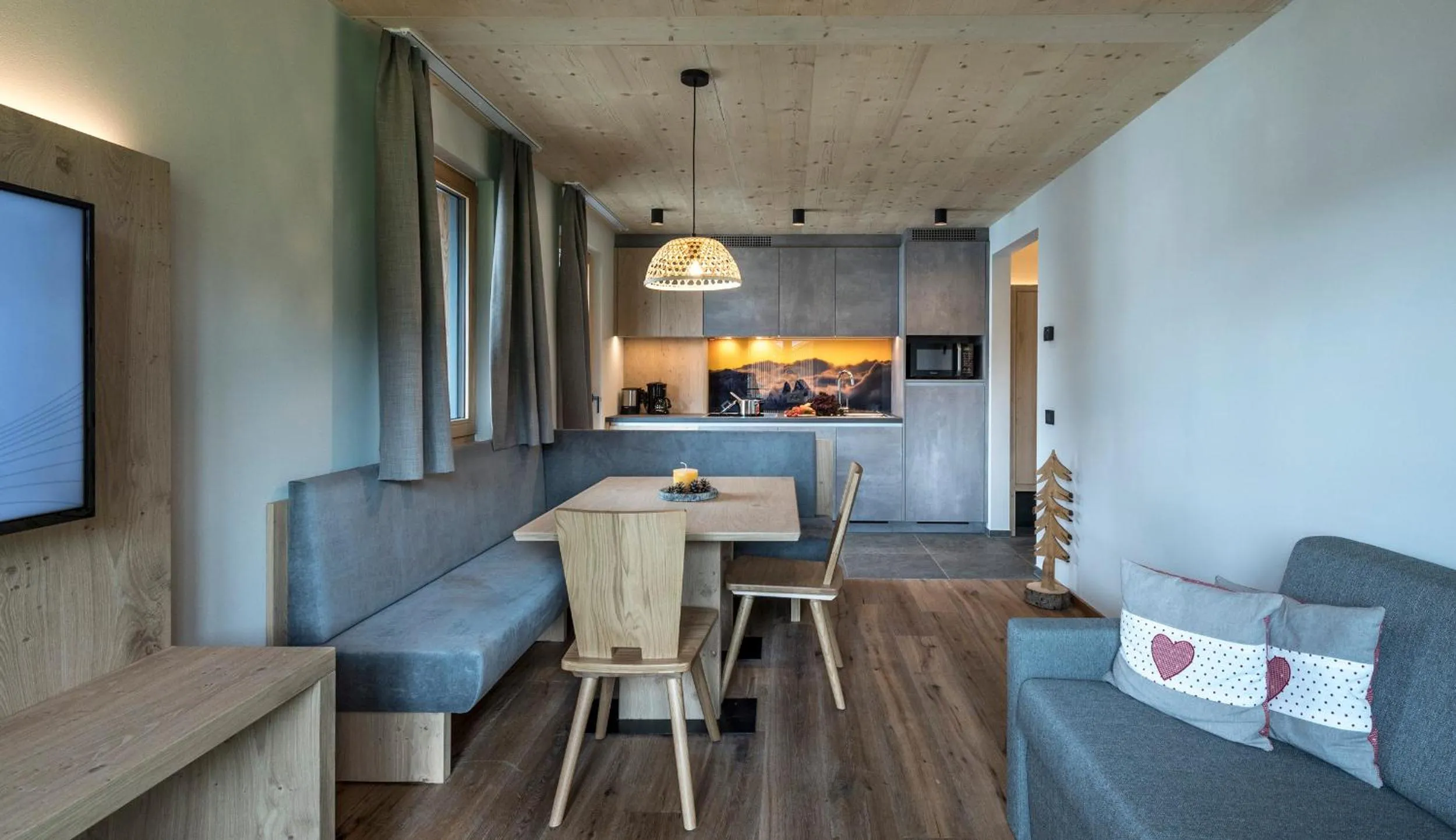 Kitchen or kitchenette in Hotel Alpenroyal