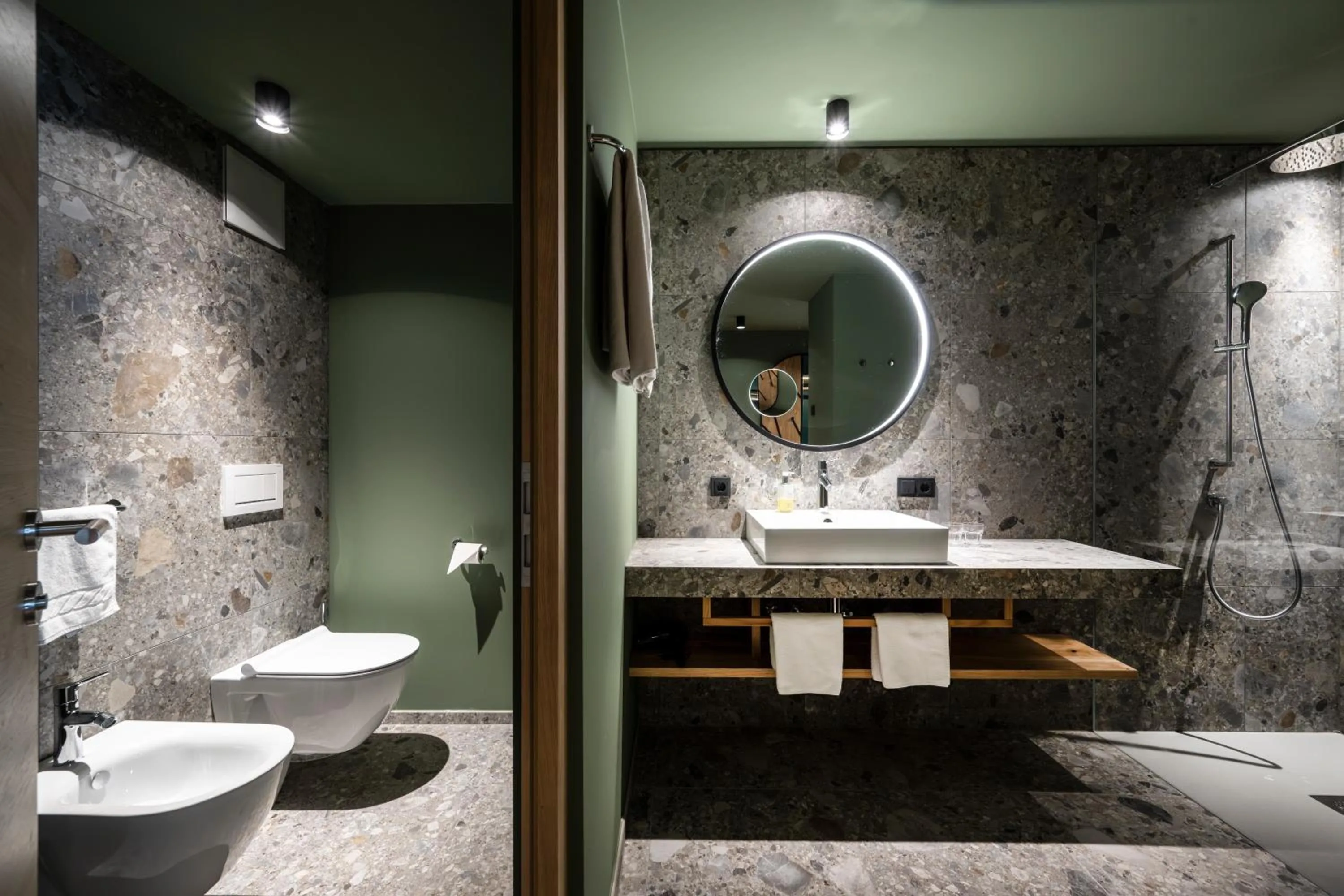 Bathroom in Hotel Alpenroyal