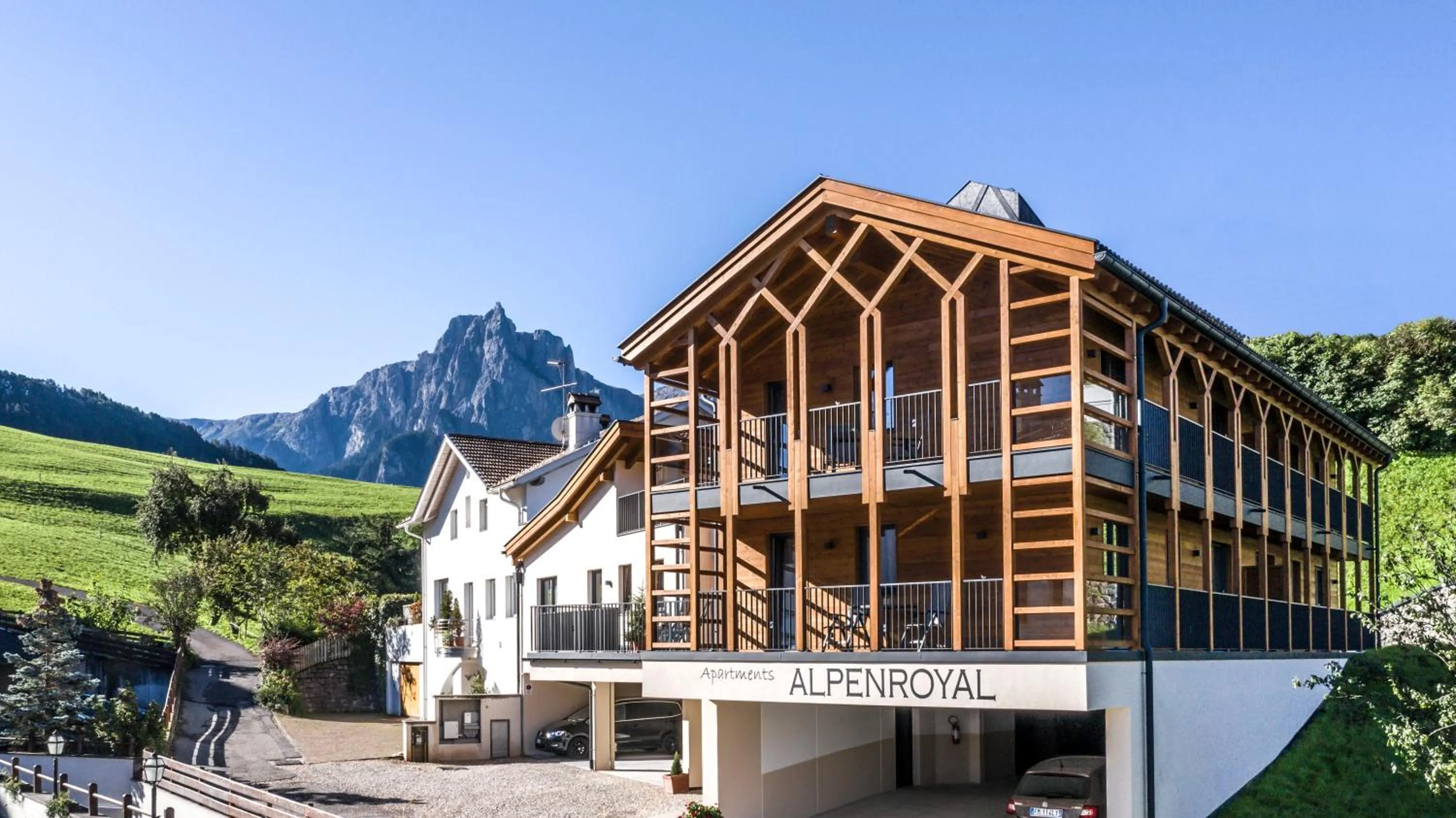 Property building in Hotel Alpenroyal