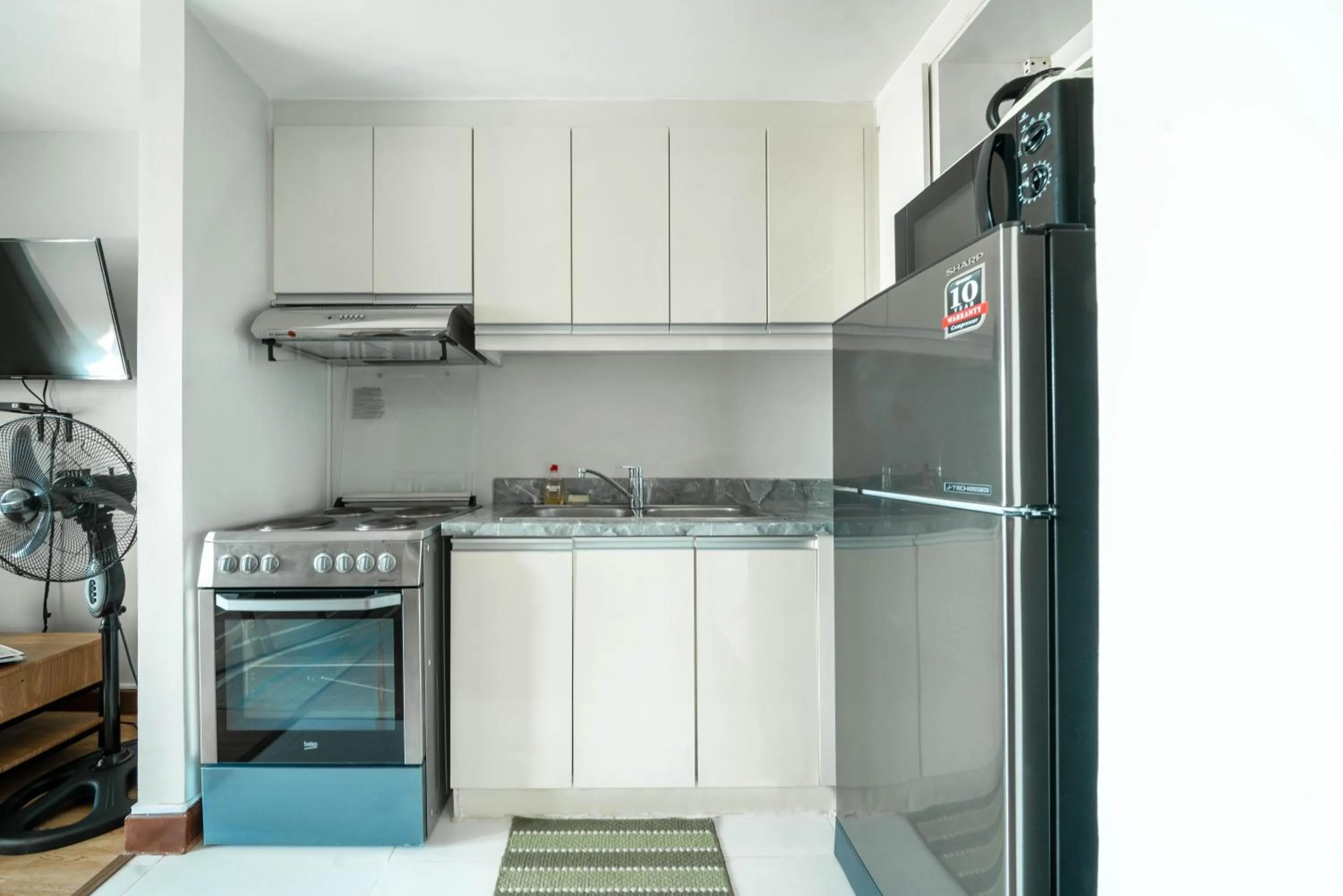 Superior Apartment in KL Tower Makati Apartments by PH Staycation