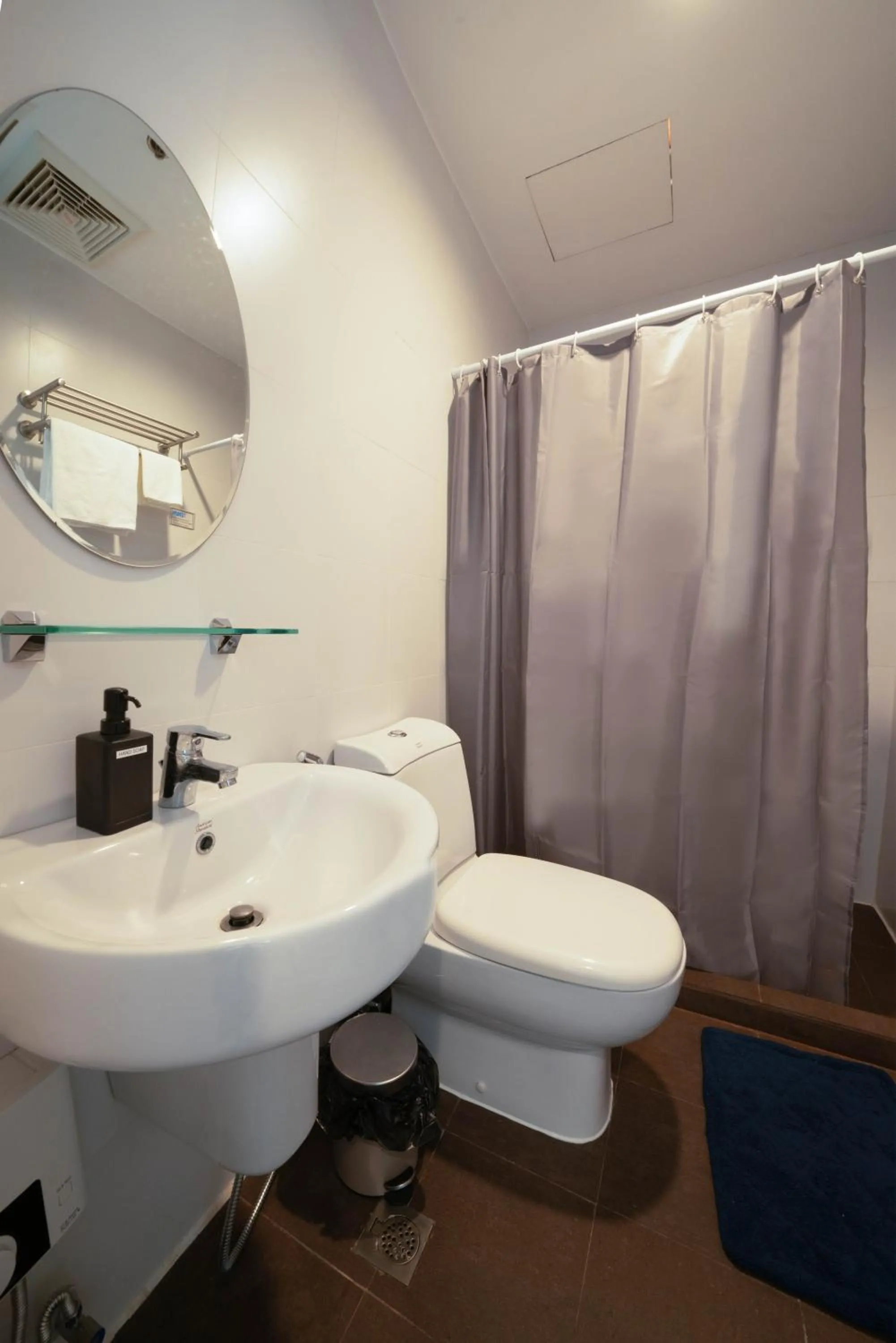 Studio with Balcony in KL Tower Makati Apartments by PH Staycation
