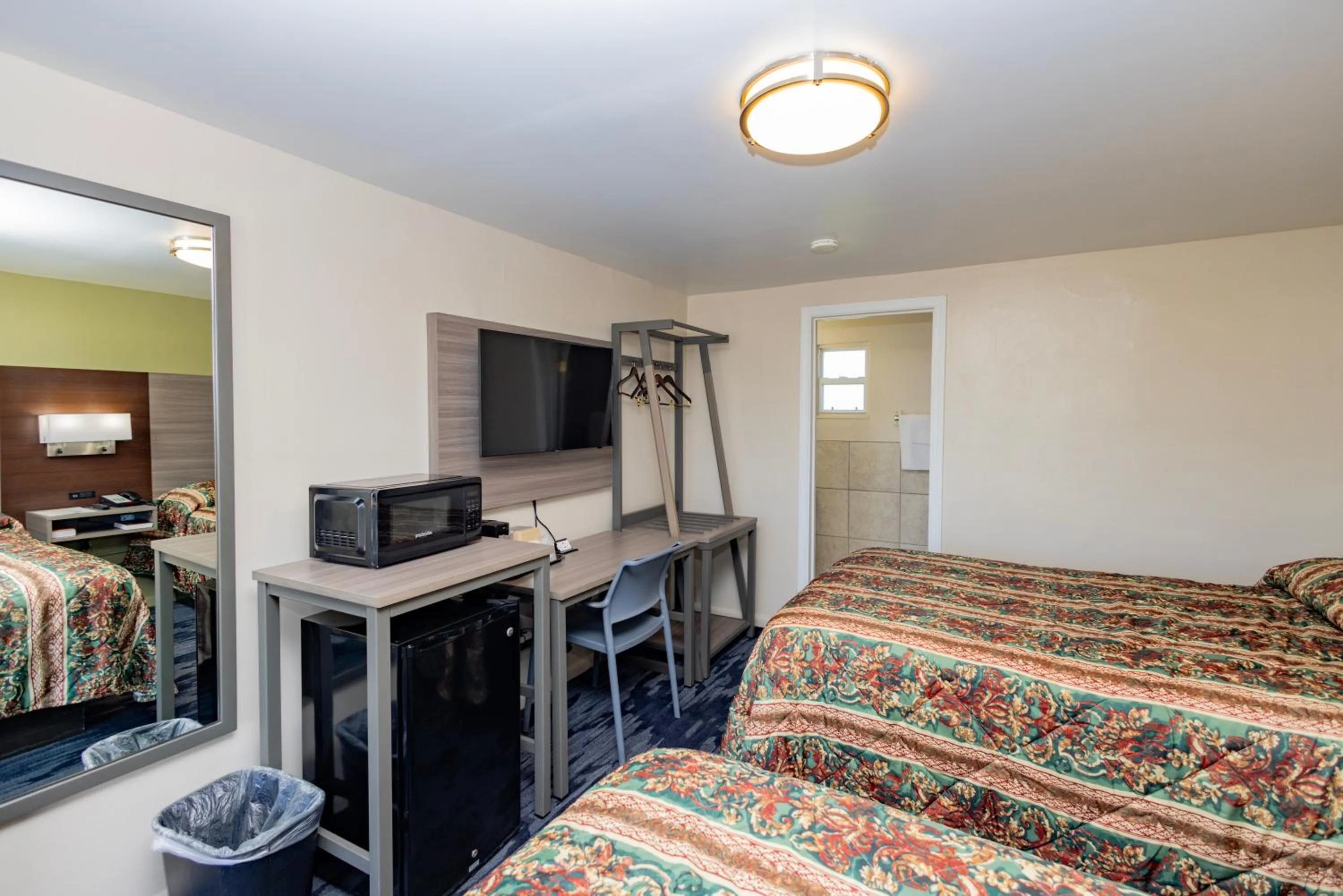 TV and multimedia, Bed in Budget Inn Columbus
