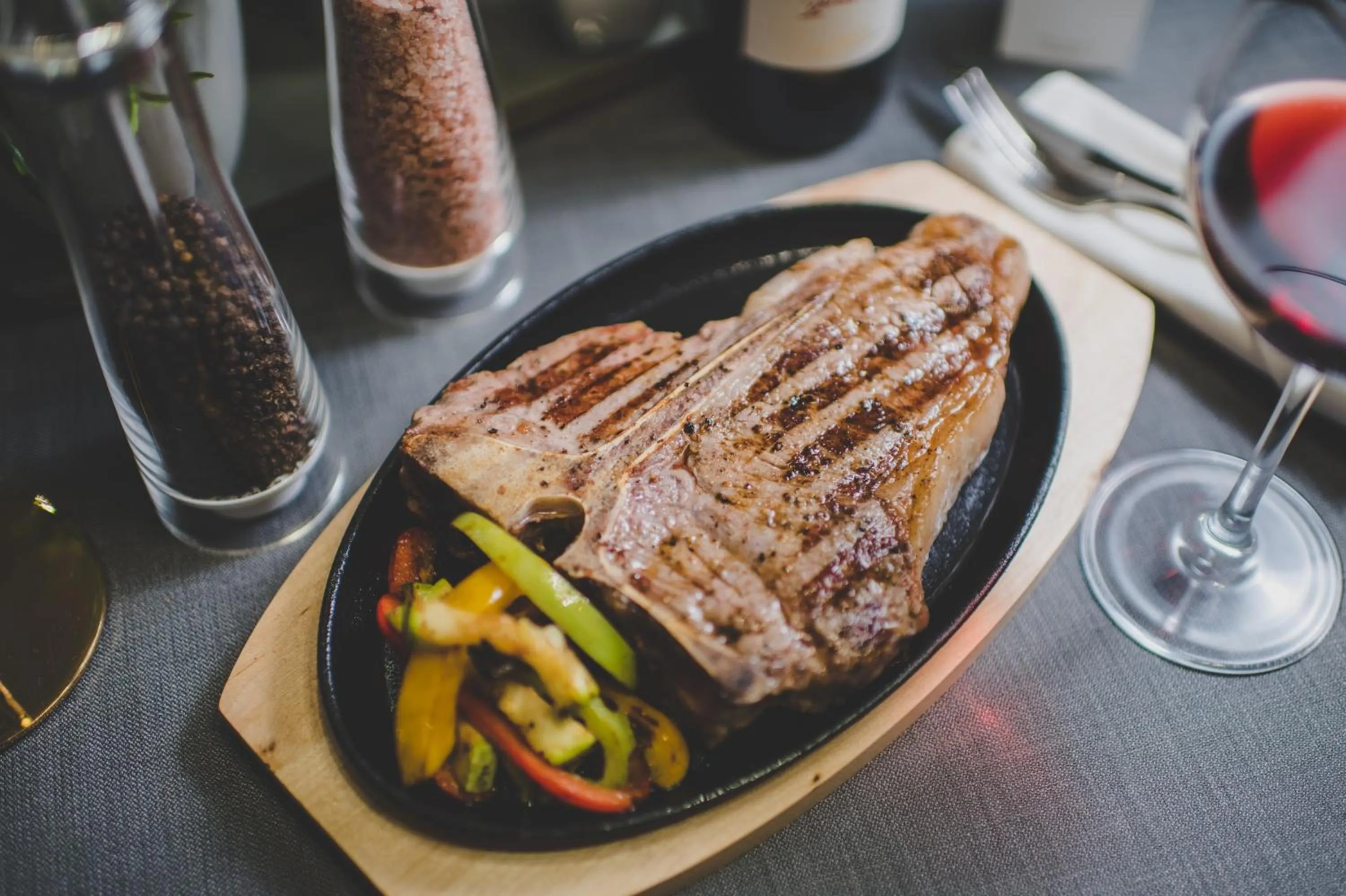 Food and drinks in Hotel River