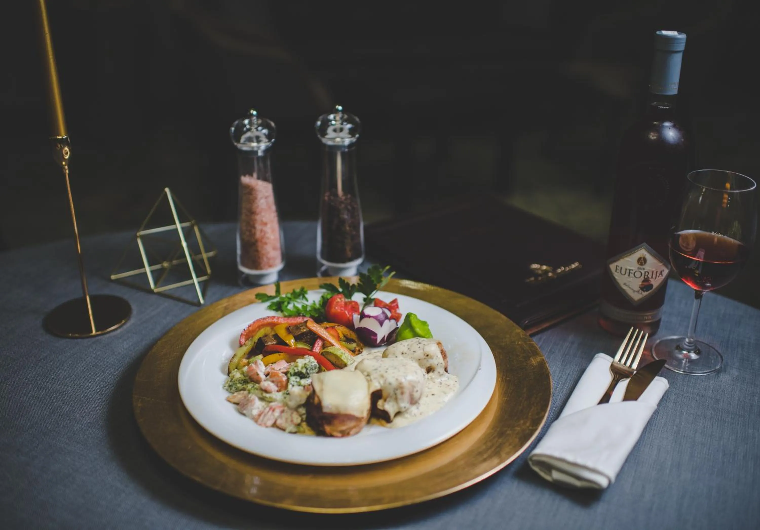 Food and drinks in Hotel River