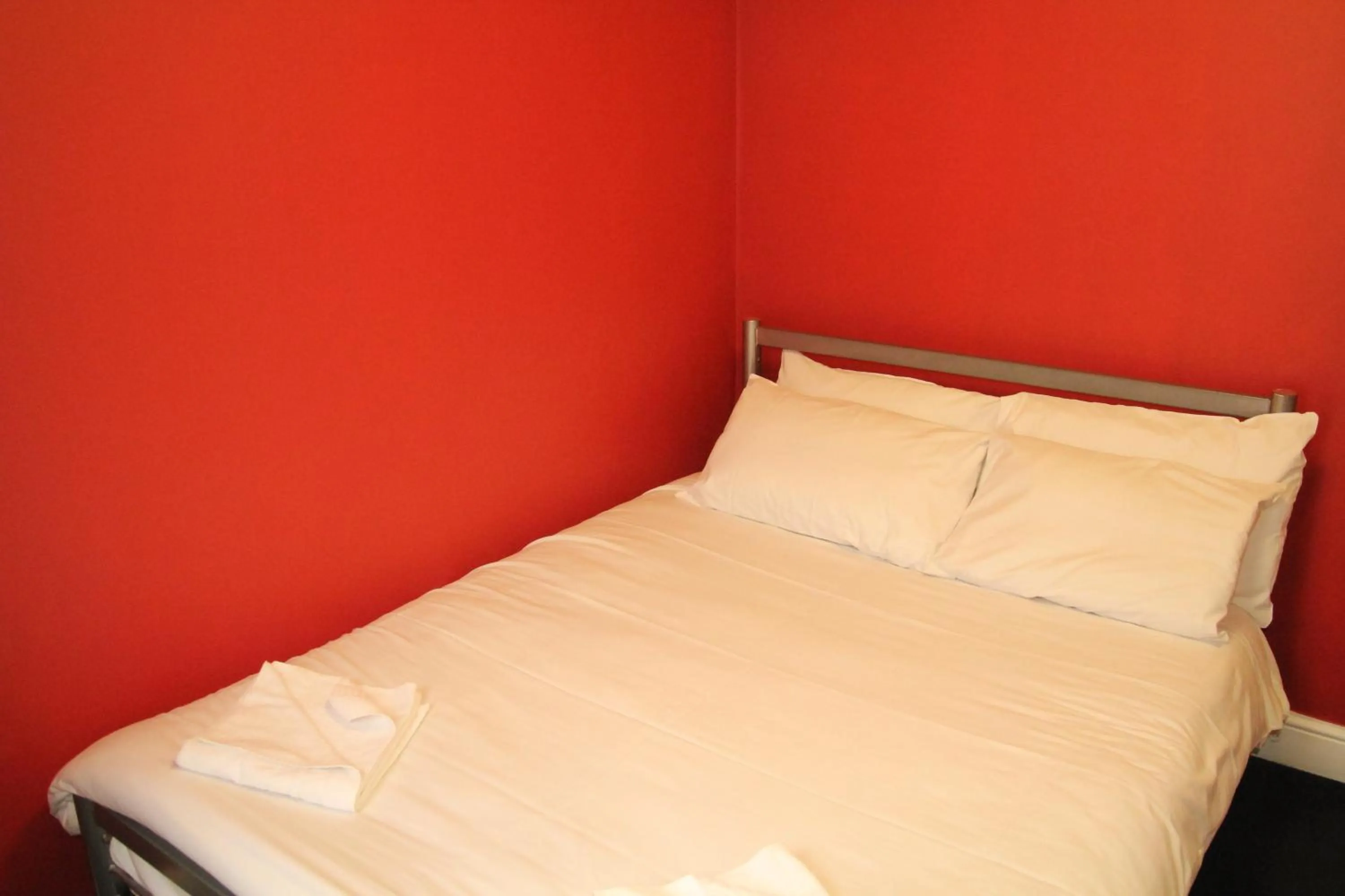 Bed in London Olympus Hotel Nirvana