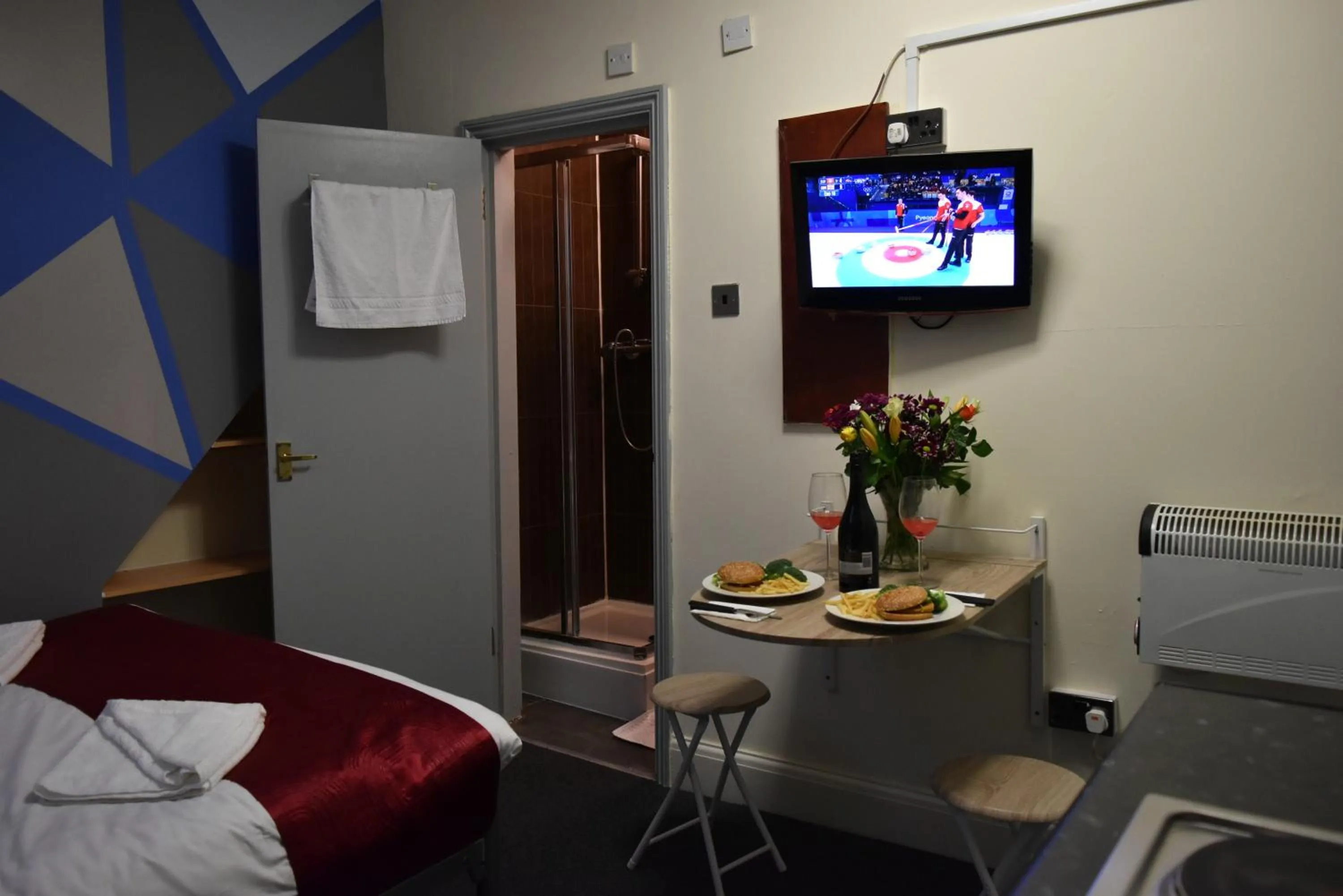 Bed in London Olympus Hotel Nirvana