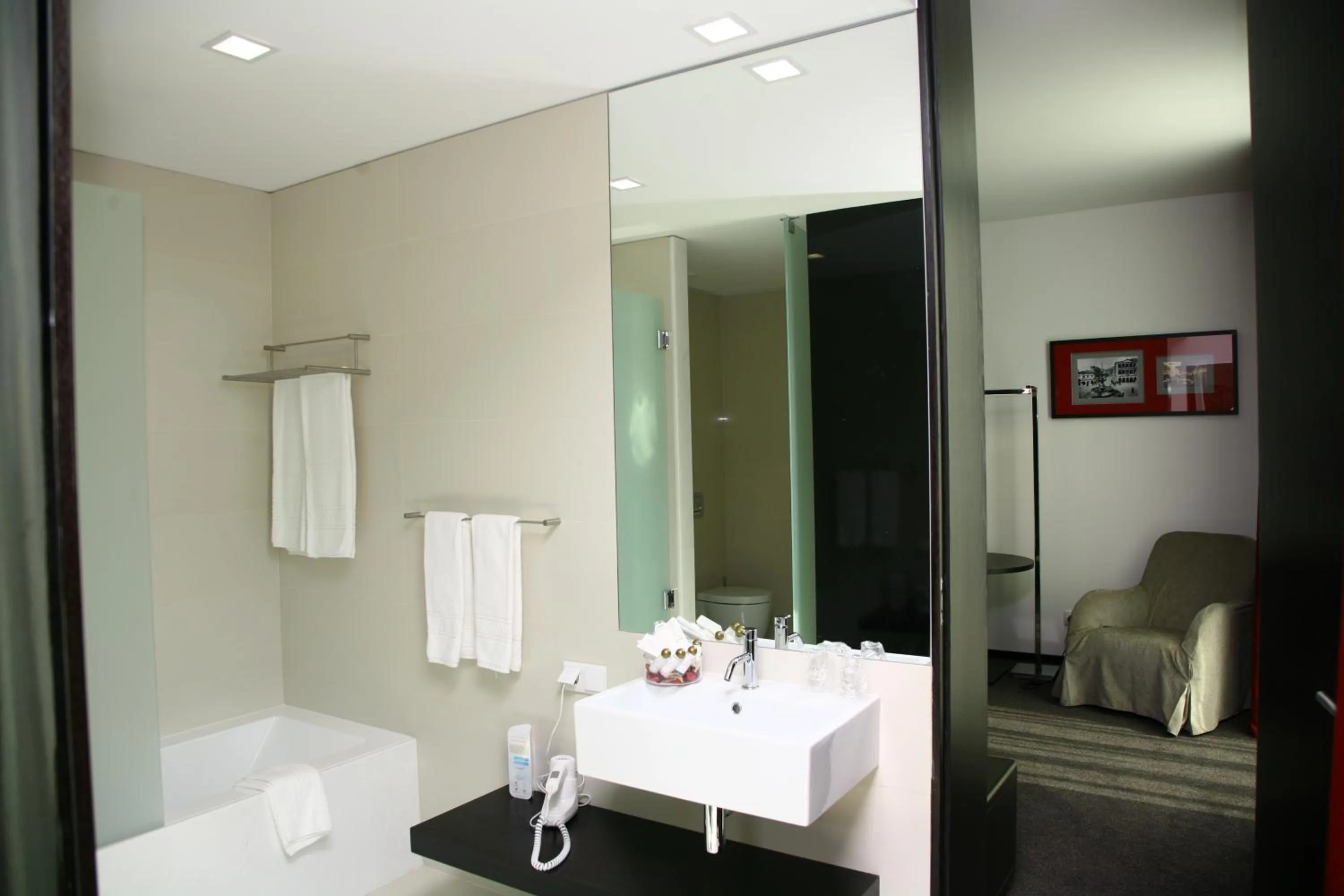 Bathroom in Axis Viana Business & SPA Hotel