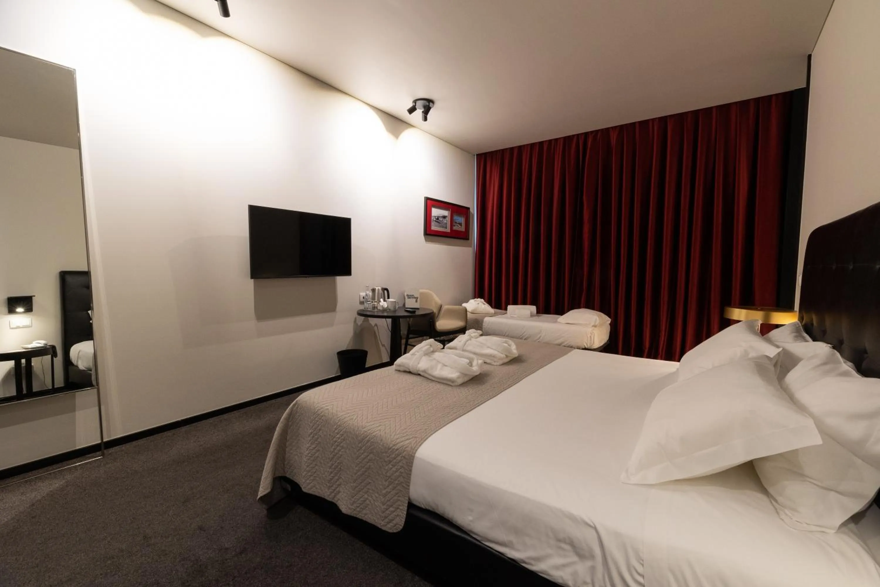Bedroom, Bed in Axis Viana Business & SPA Hotel
