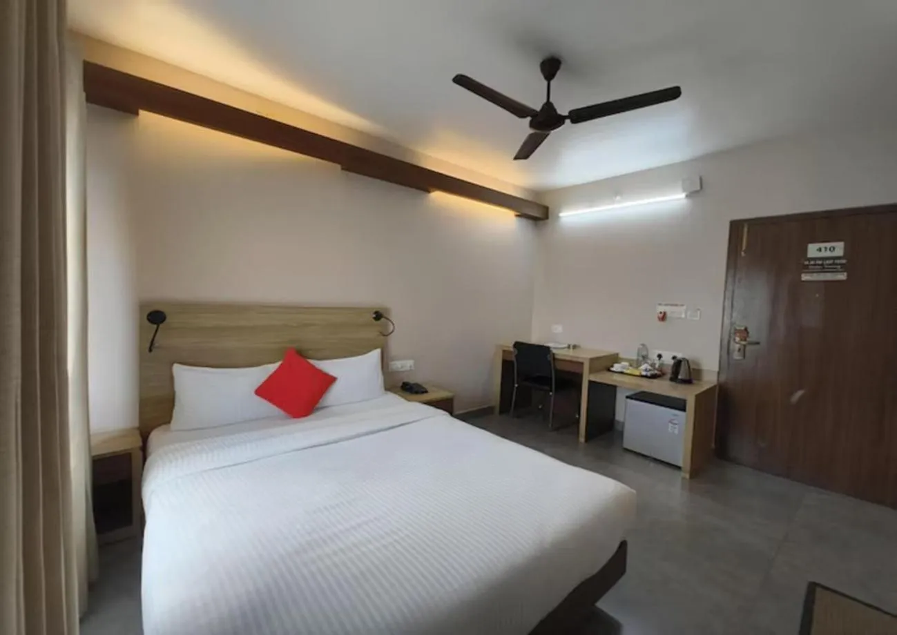 Bed in Hotel Gulmohar Grand