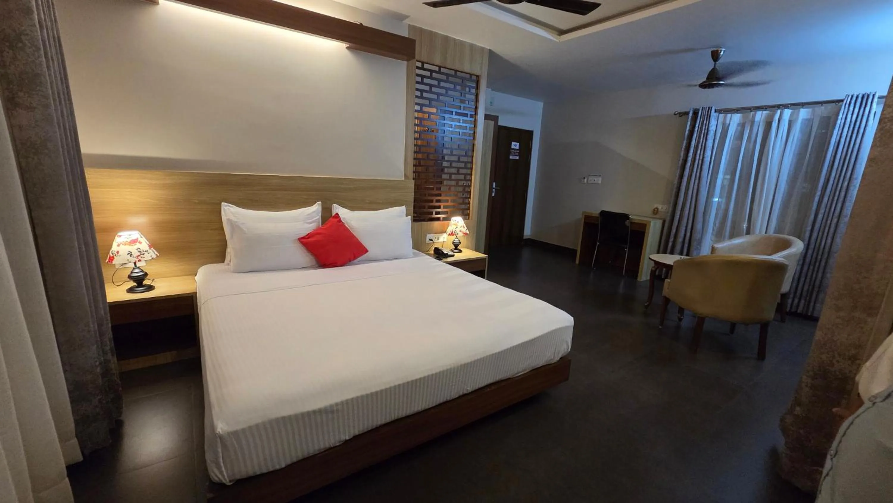 Bed in Hotel Gulmohar Grand
