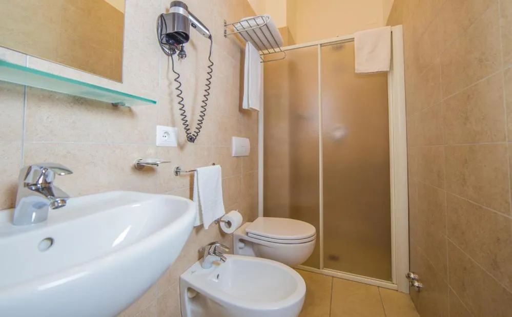 Shower in Mediterraneo Hotel & Suites