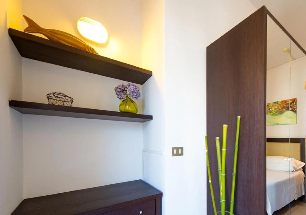 Decorative detail, Bed in Mediterraneo Hotel & Suites