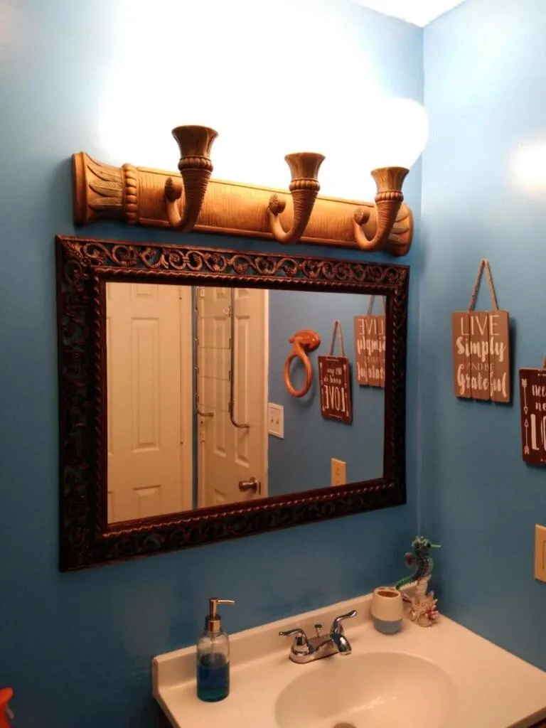 Bathroom in Charming SPI family condo - walking distance to the beach, Sleeps 6, Third Floor, 2025 Traveler Award