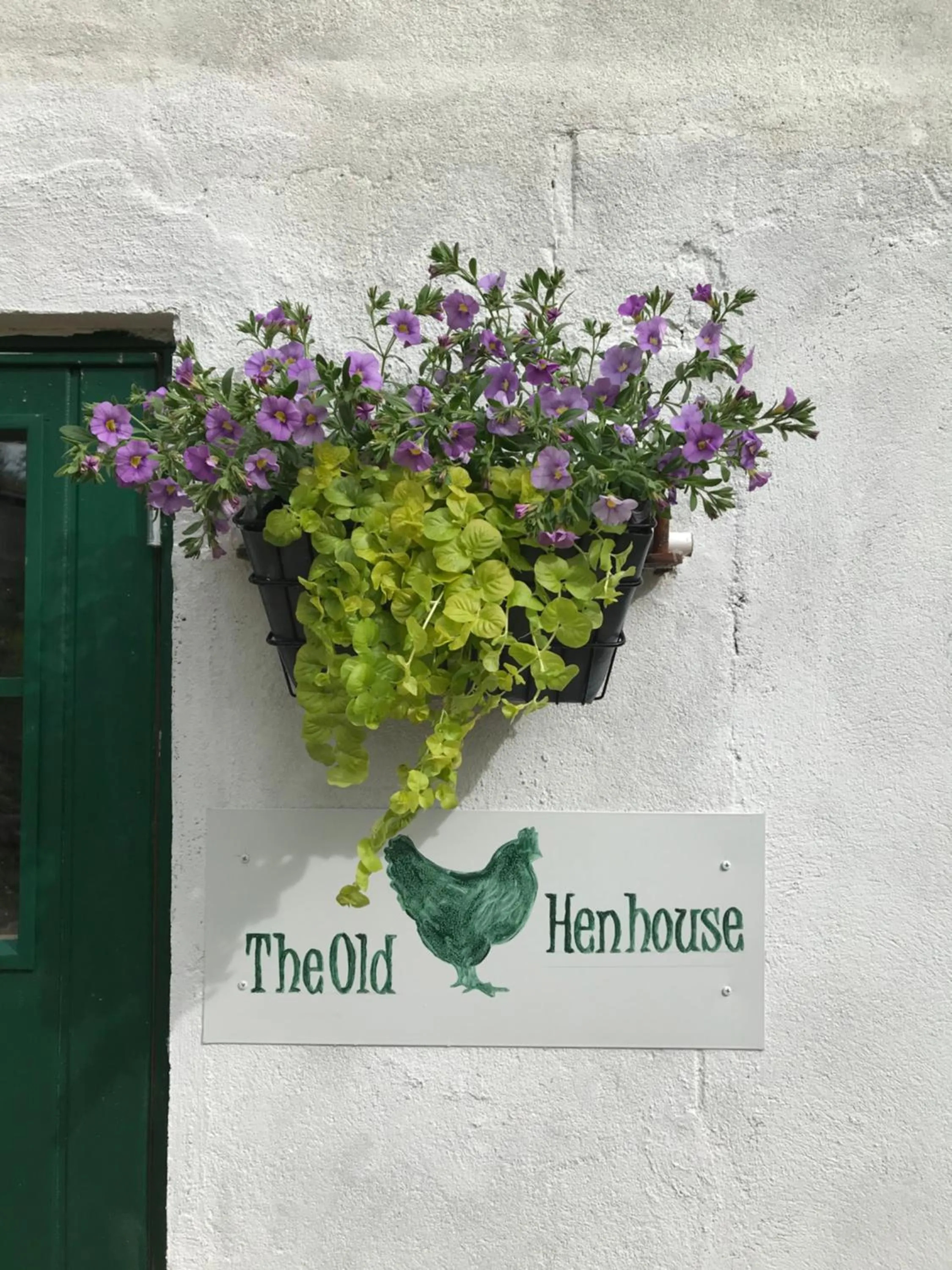 Logo/Certificate/Sign in The Old Henhouse