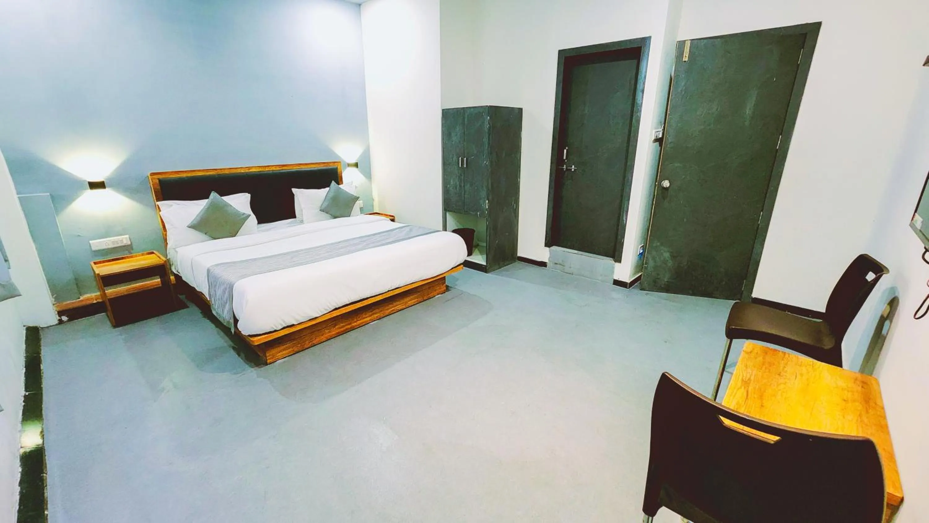 Suite with Spa Bath - single occupancy in Nova Hotel New Crossroad