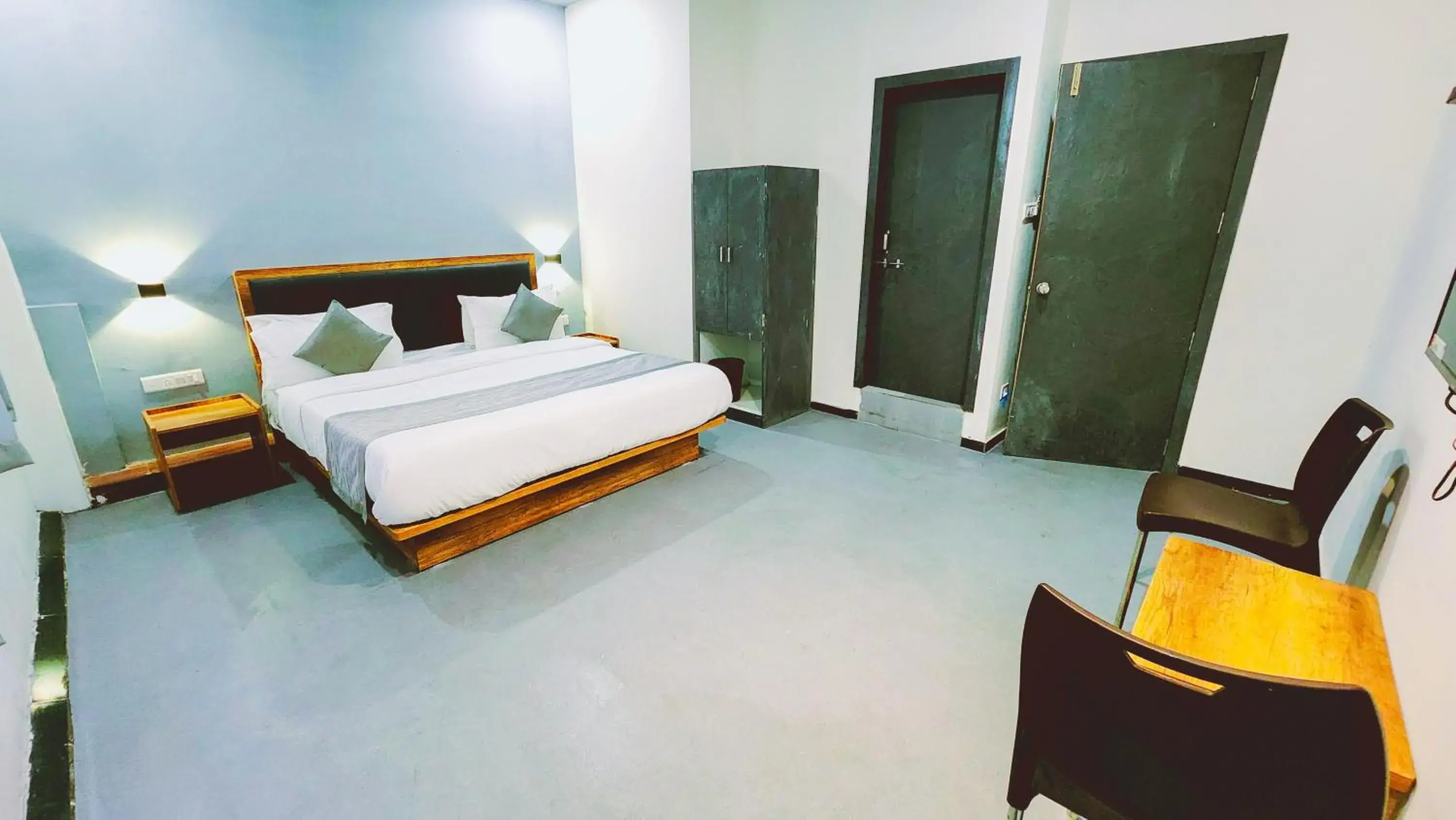 Suite with Spa Bath - single occupancy in Nova Hotel New Crossroad Suite with Spa Bath - single occupancy in Nova Hotel New Crossroad