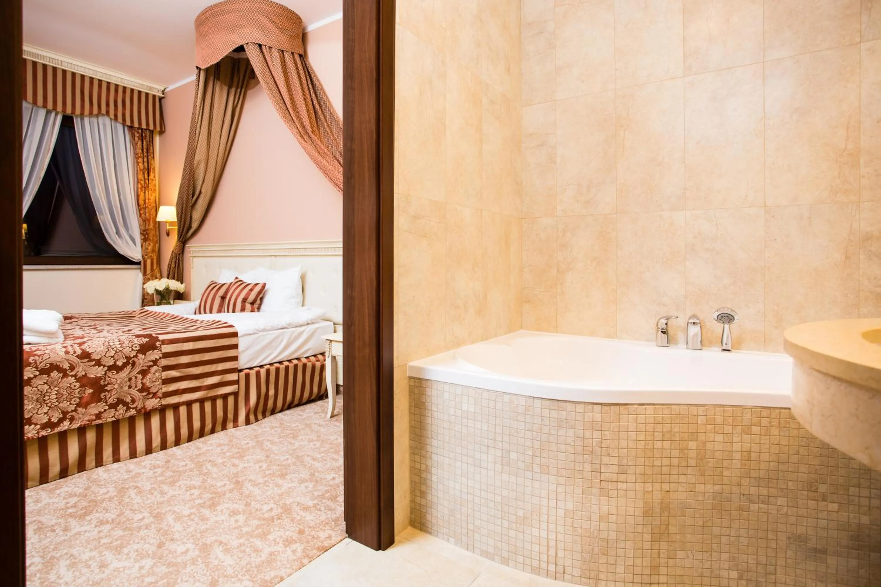 Bathroom, Bed in Hotel Ventus Natural & Medical Spa